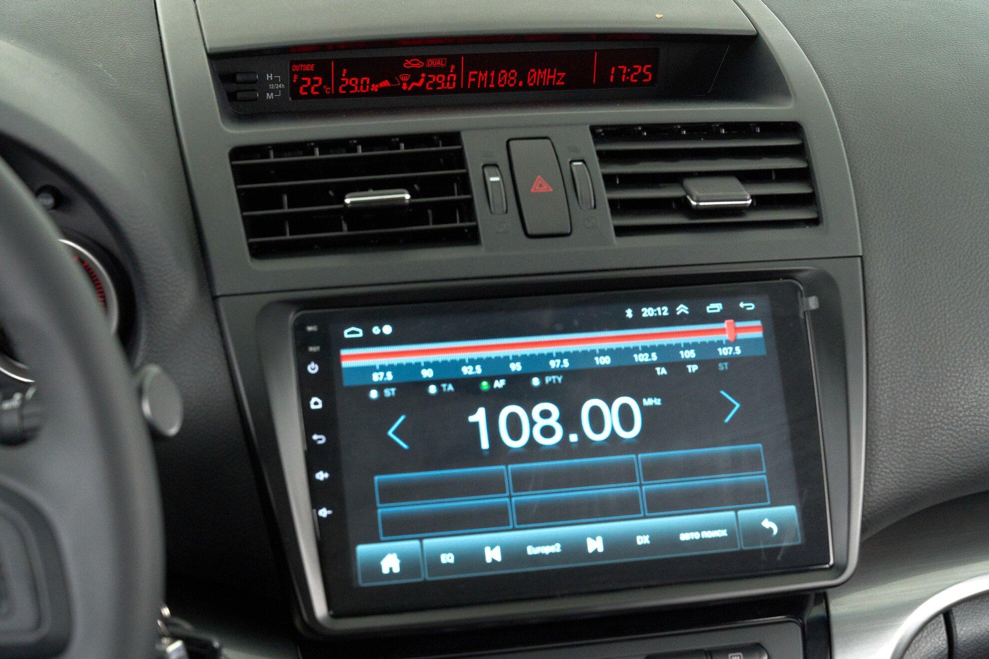 Mazda 6 2011, белый