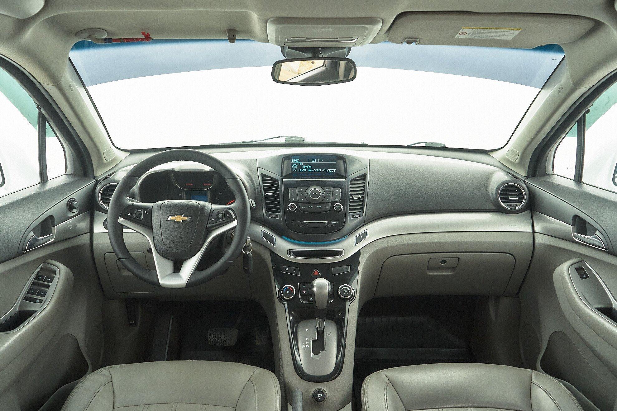 Chevrolet Orlando 2014, белый