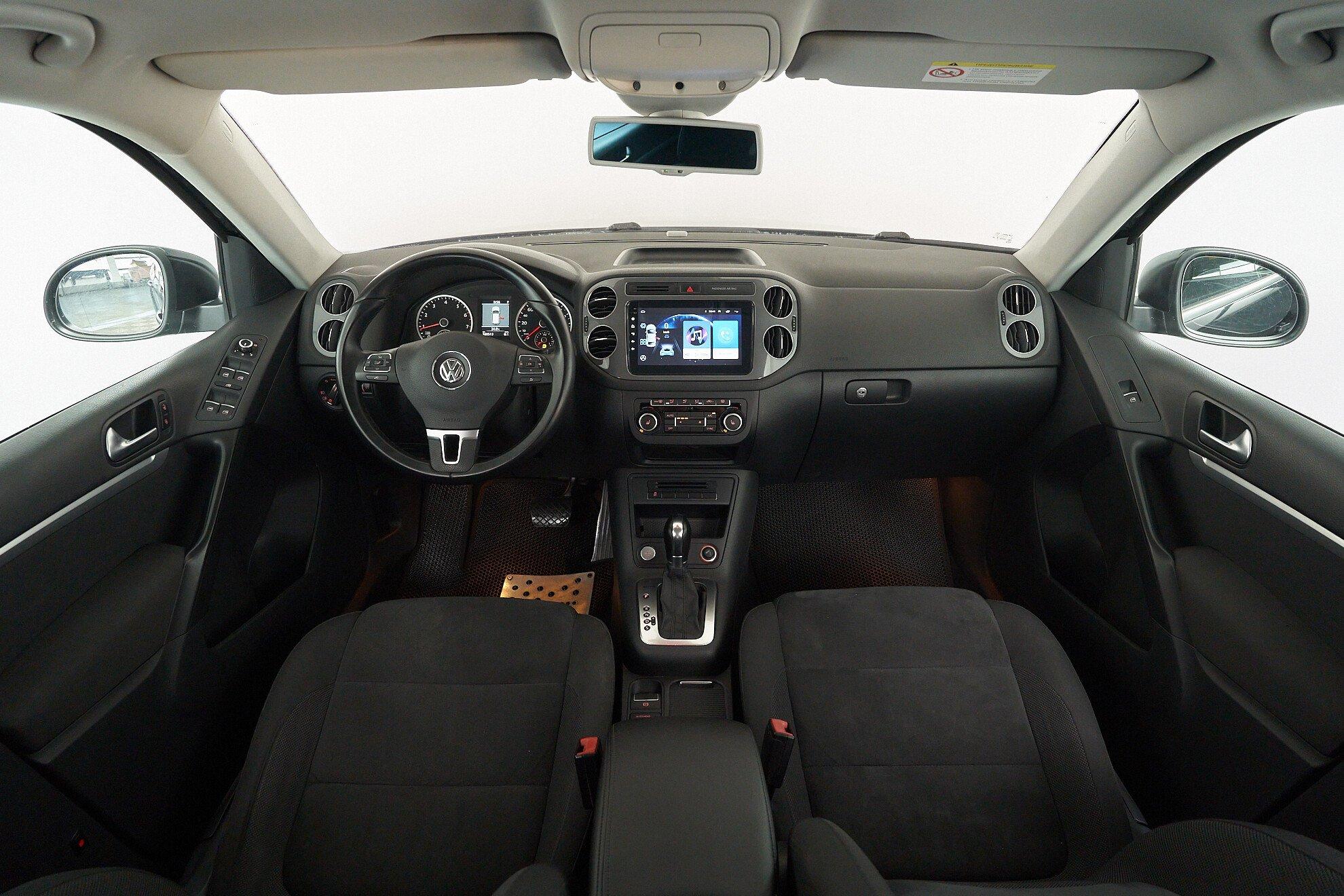 Volkswagen Tiguan 2013, черный