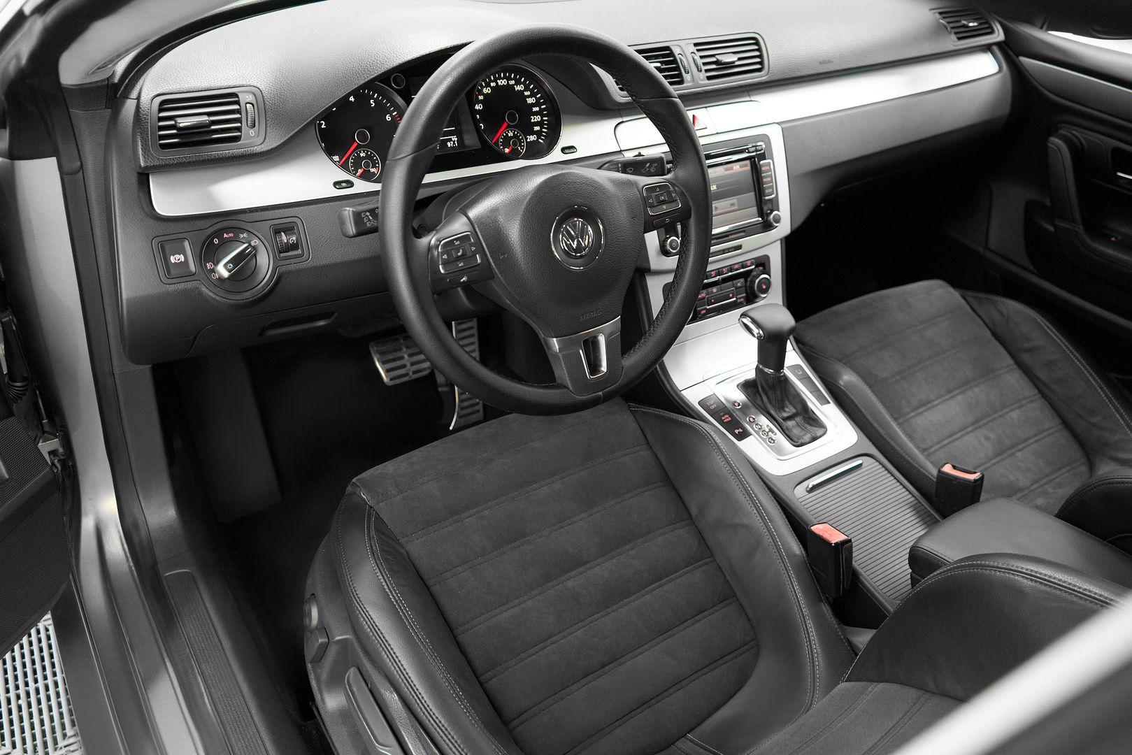 Volkswagen Passat CC 2012, бежевый