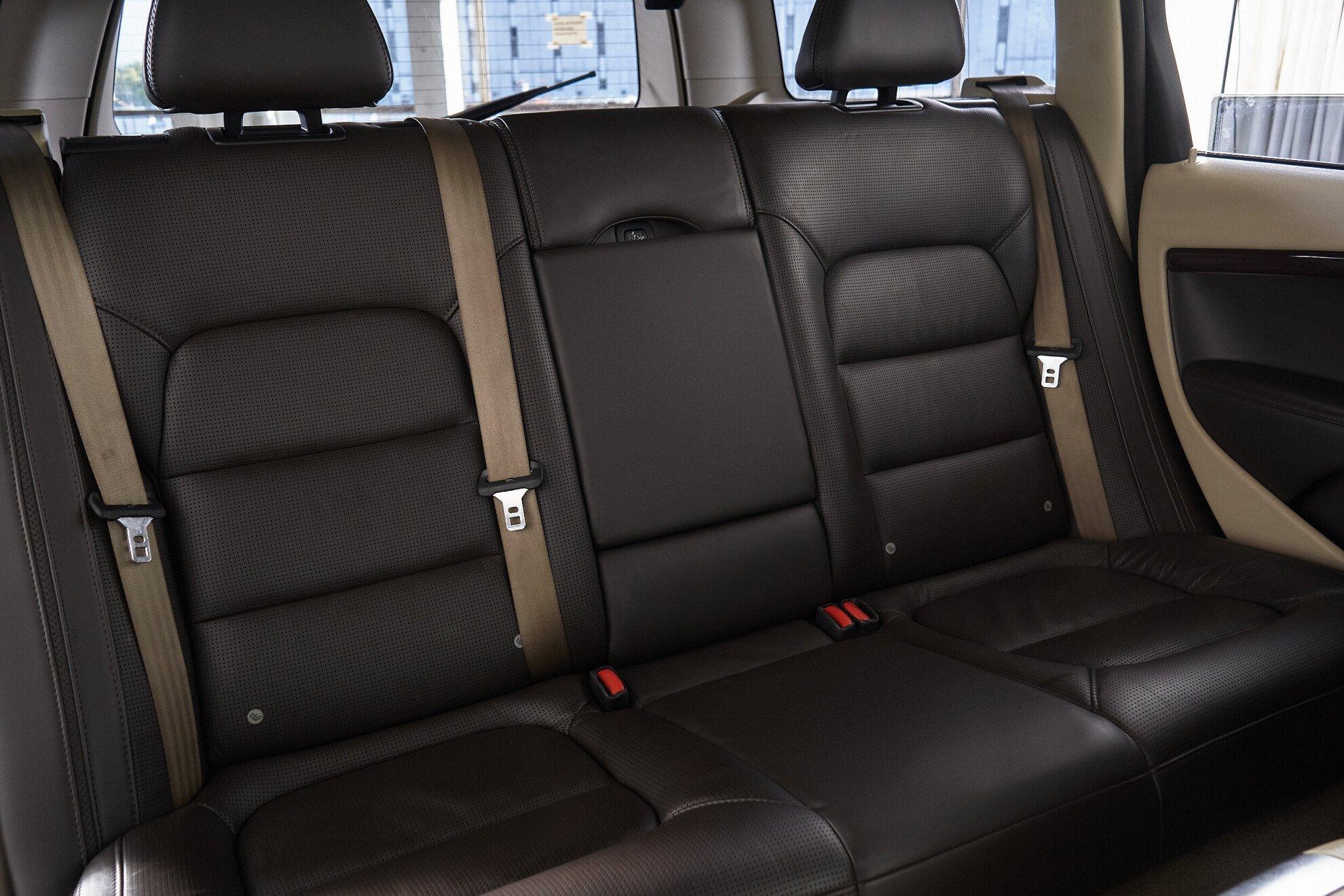 Volvo XC70 2012, черный