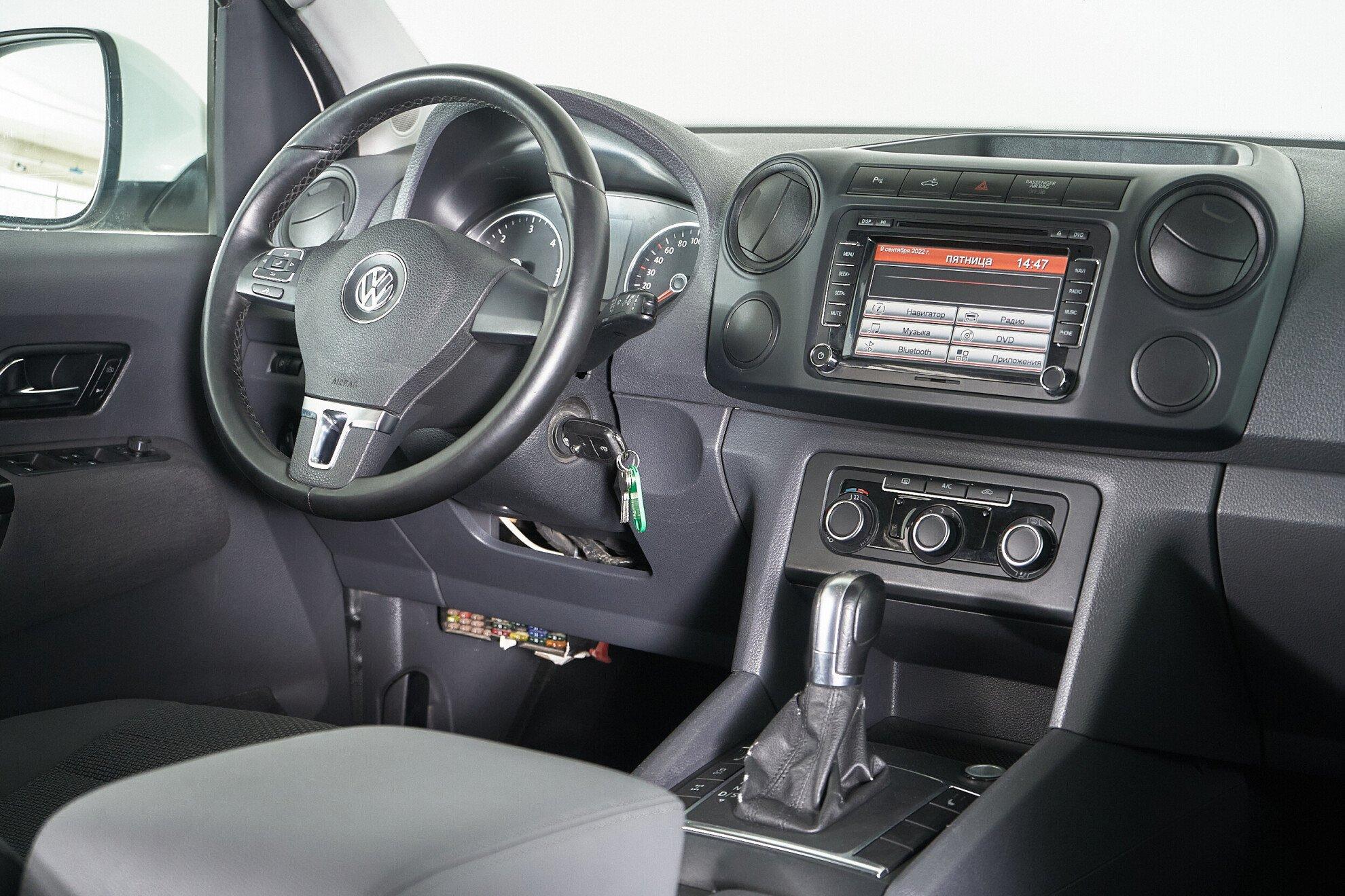 Volkswagen Amarok 2014, белый