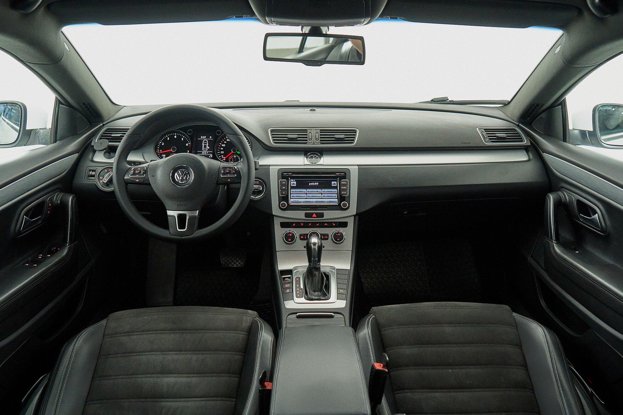 Volkswagen Passat CC 2013, белый