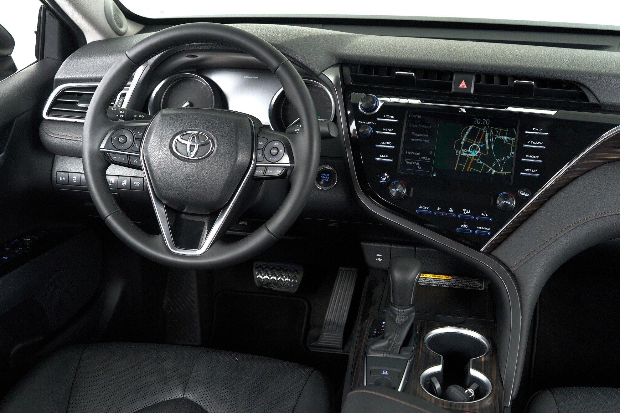 Toyota Camry 2019, синий
