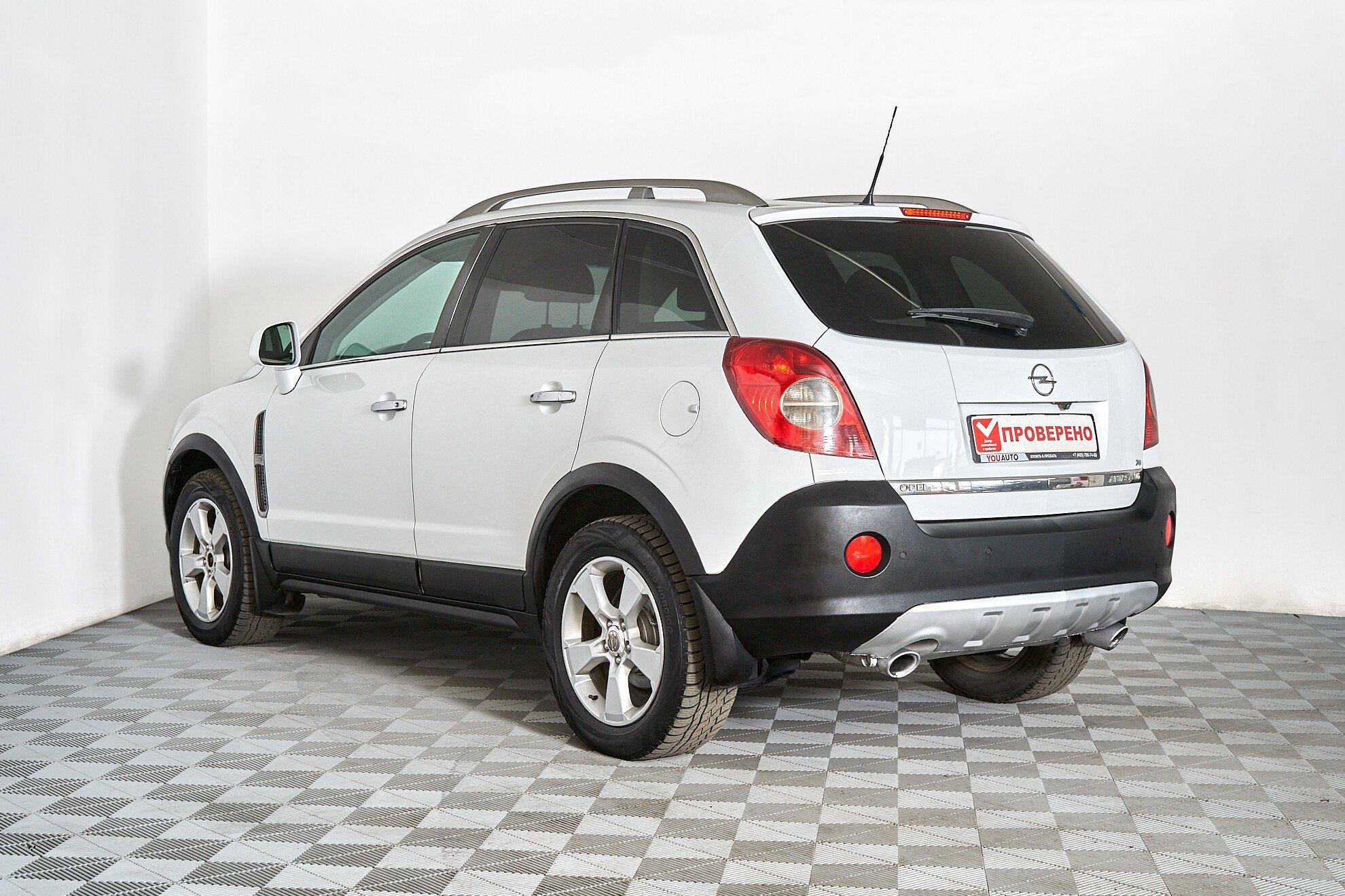 Opel Antara 2011, белый