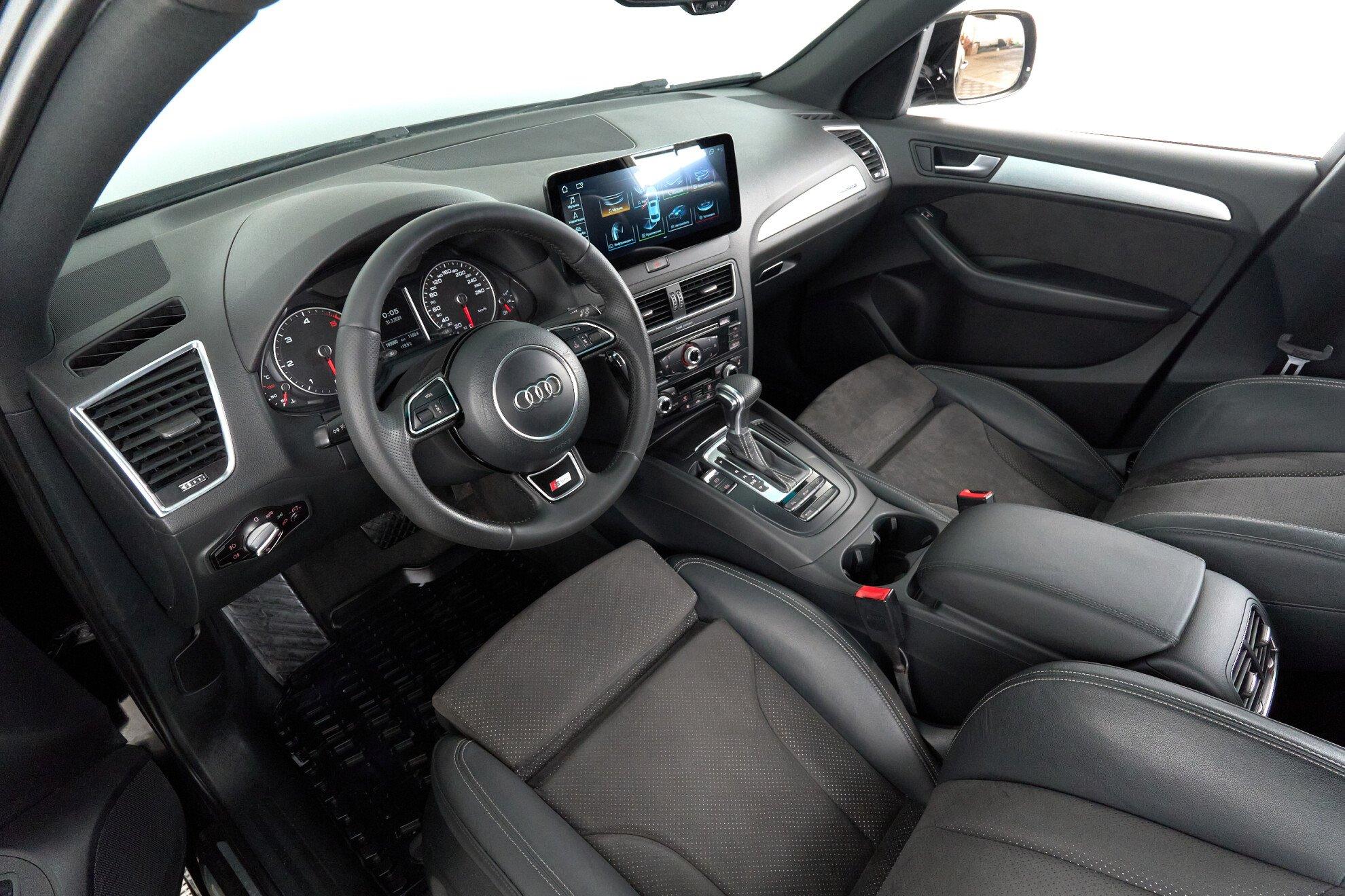 Audi Q5 2015, черный
