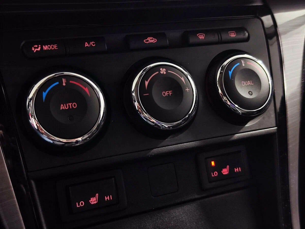 Mazda 6 2011, черный