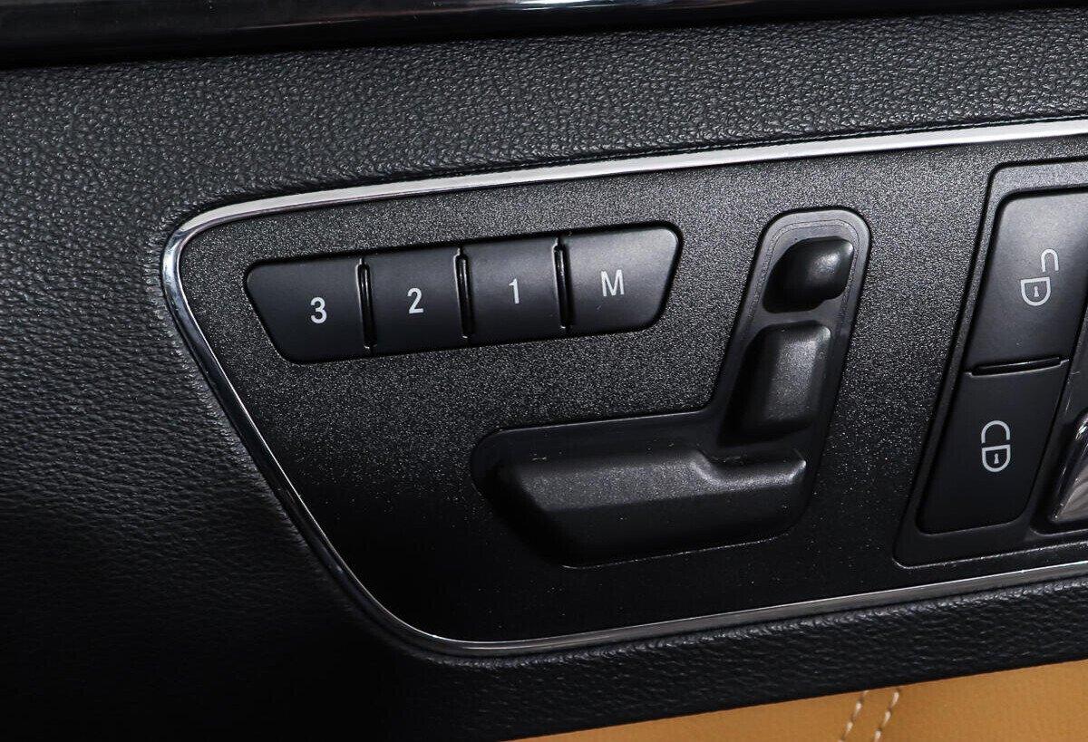 Mercedes-Benz E-Класс 2011, черный