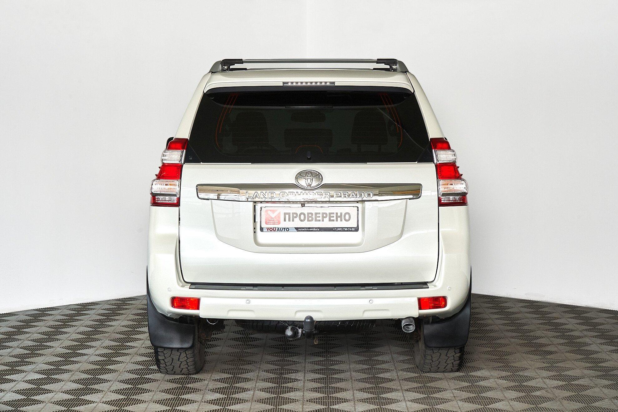 Toyota Land Cruiser Prado 2015, белый
