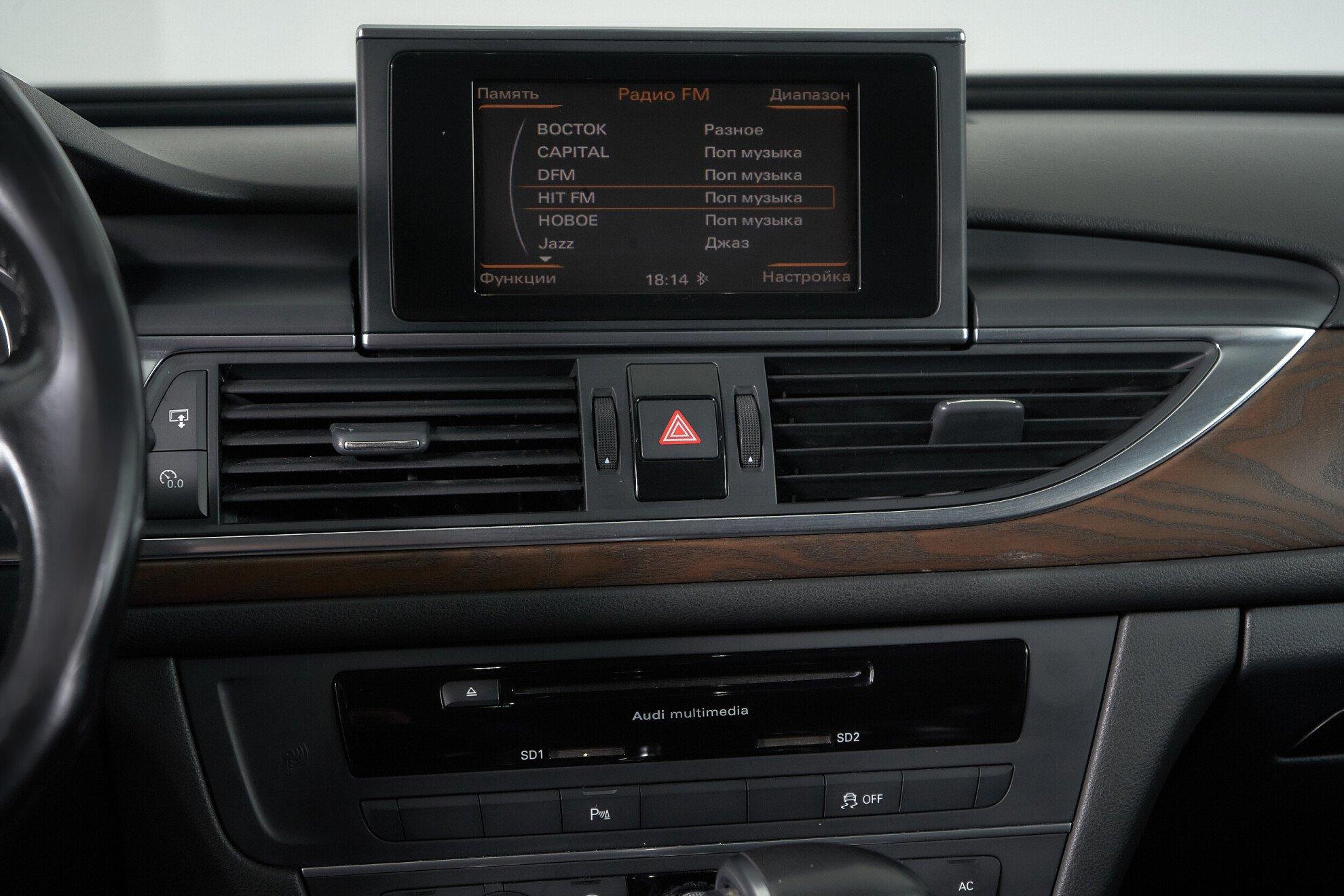Audi A6 2012, белый