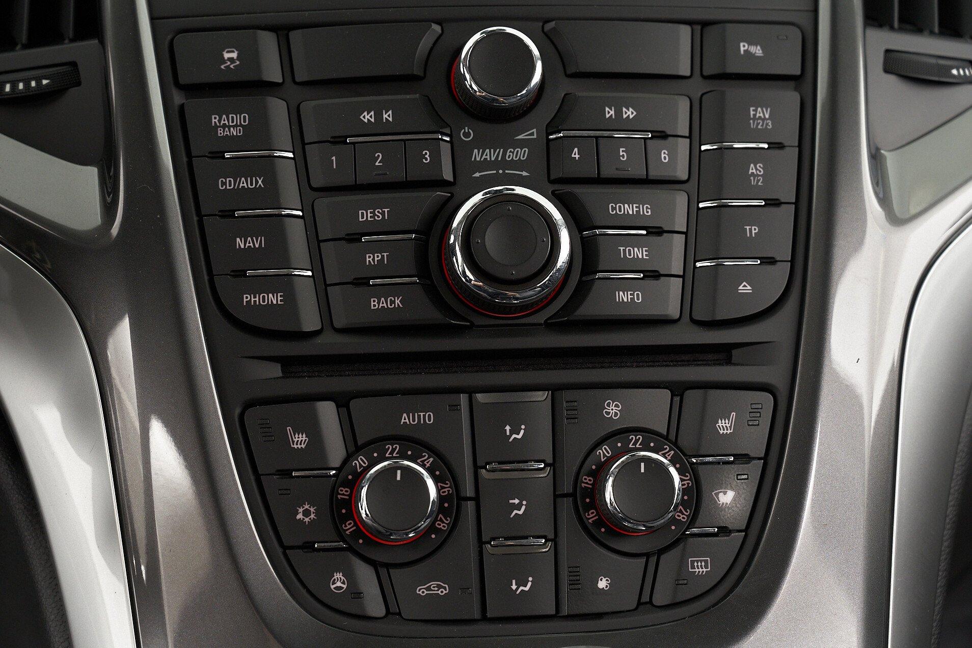 Opel Astra 2013, серый