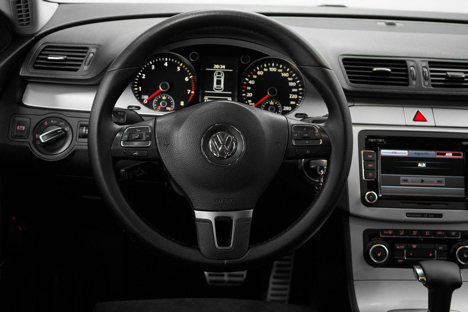Volkswagen Passat CC 2012, бежевый