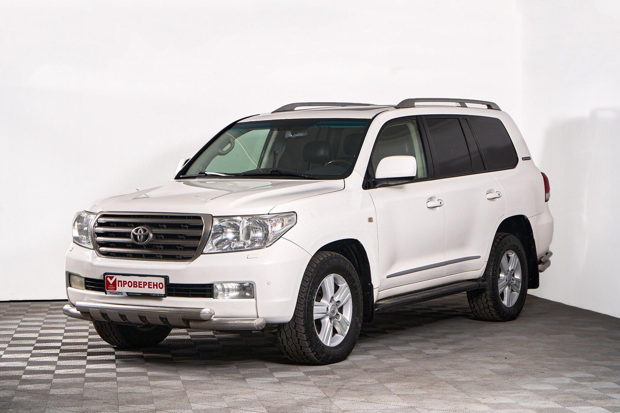 Toyota Land Cruiser 2011, белый