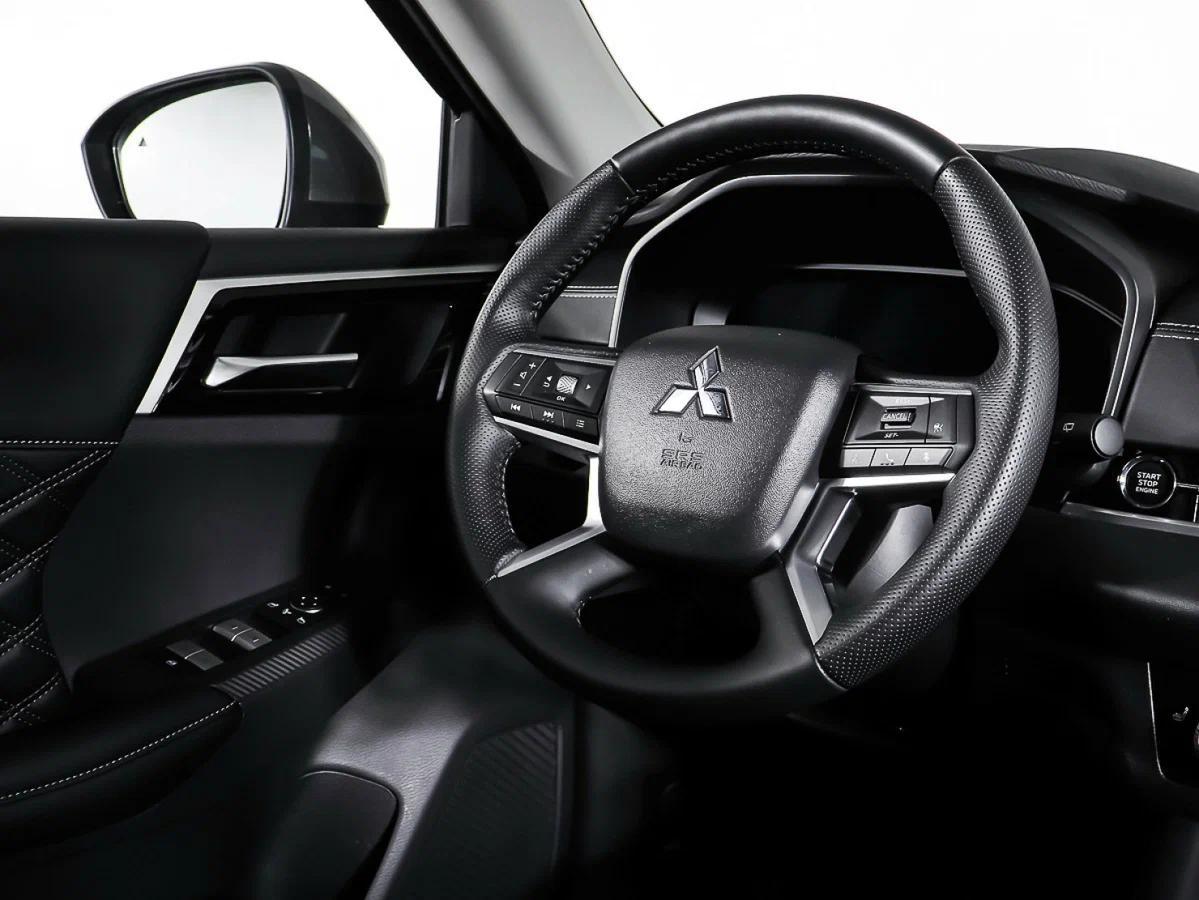 Mitsubishi Outlander 2023, коричневый