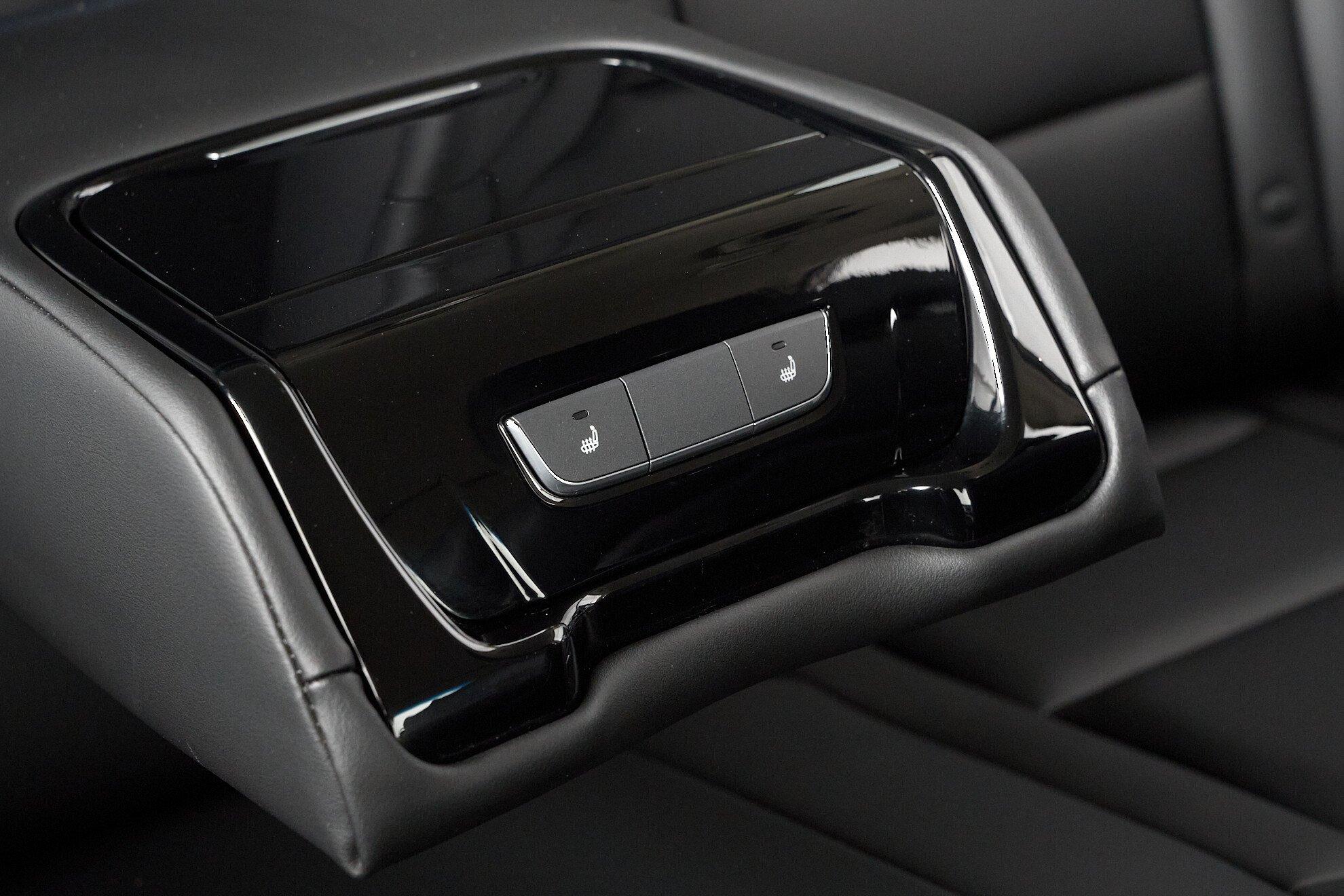 Geely Atlas 2019, бежевый