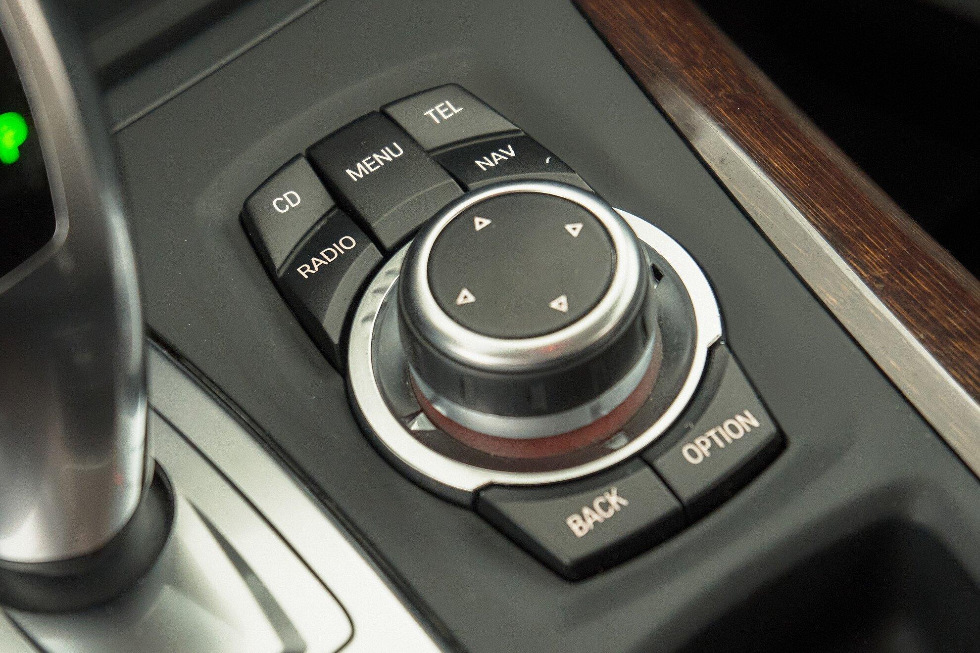 BMW X5 2011, белый