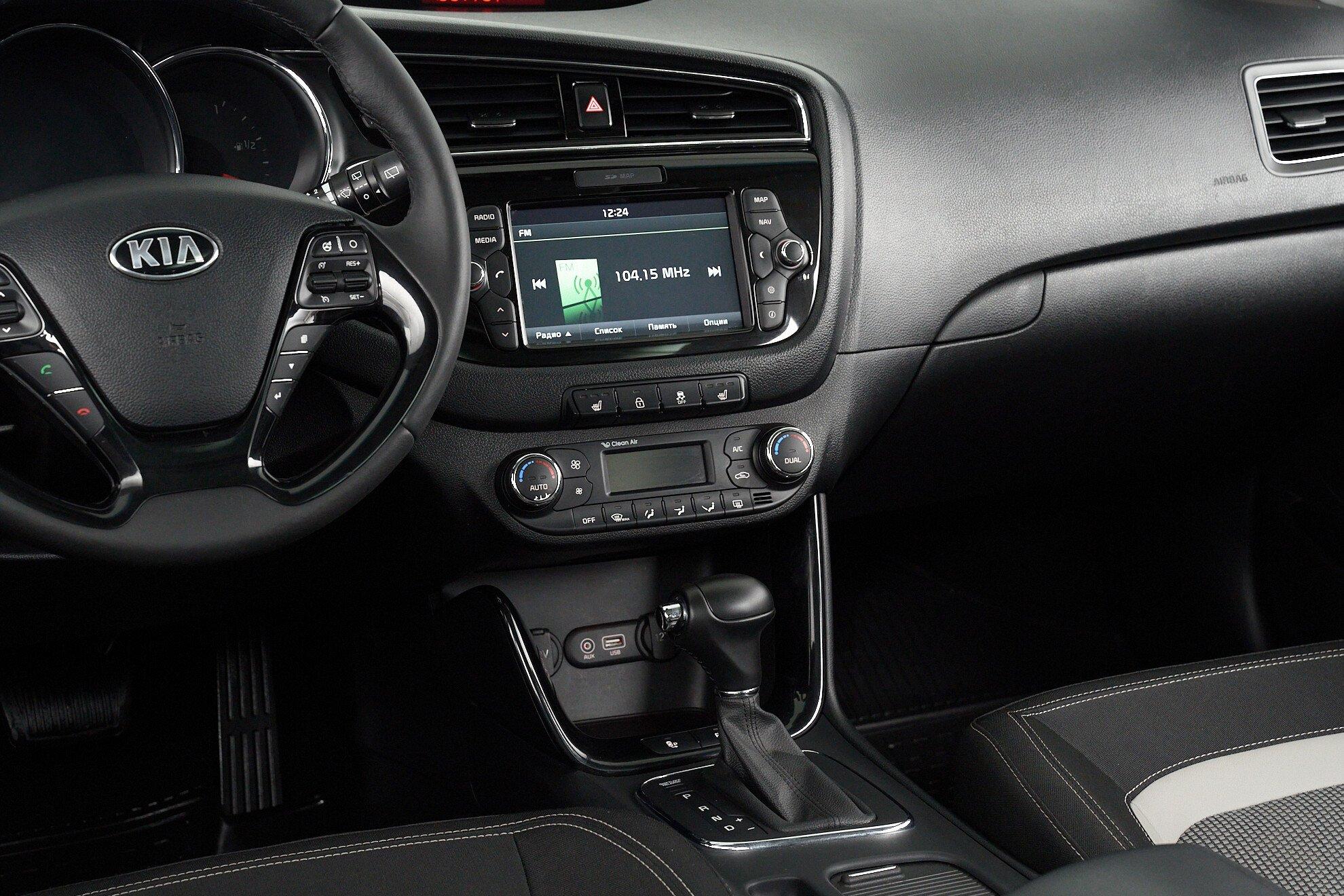 Kia Ceed 2017, коричневый