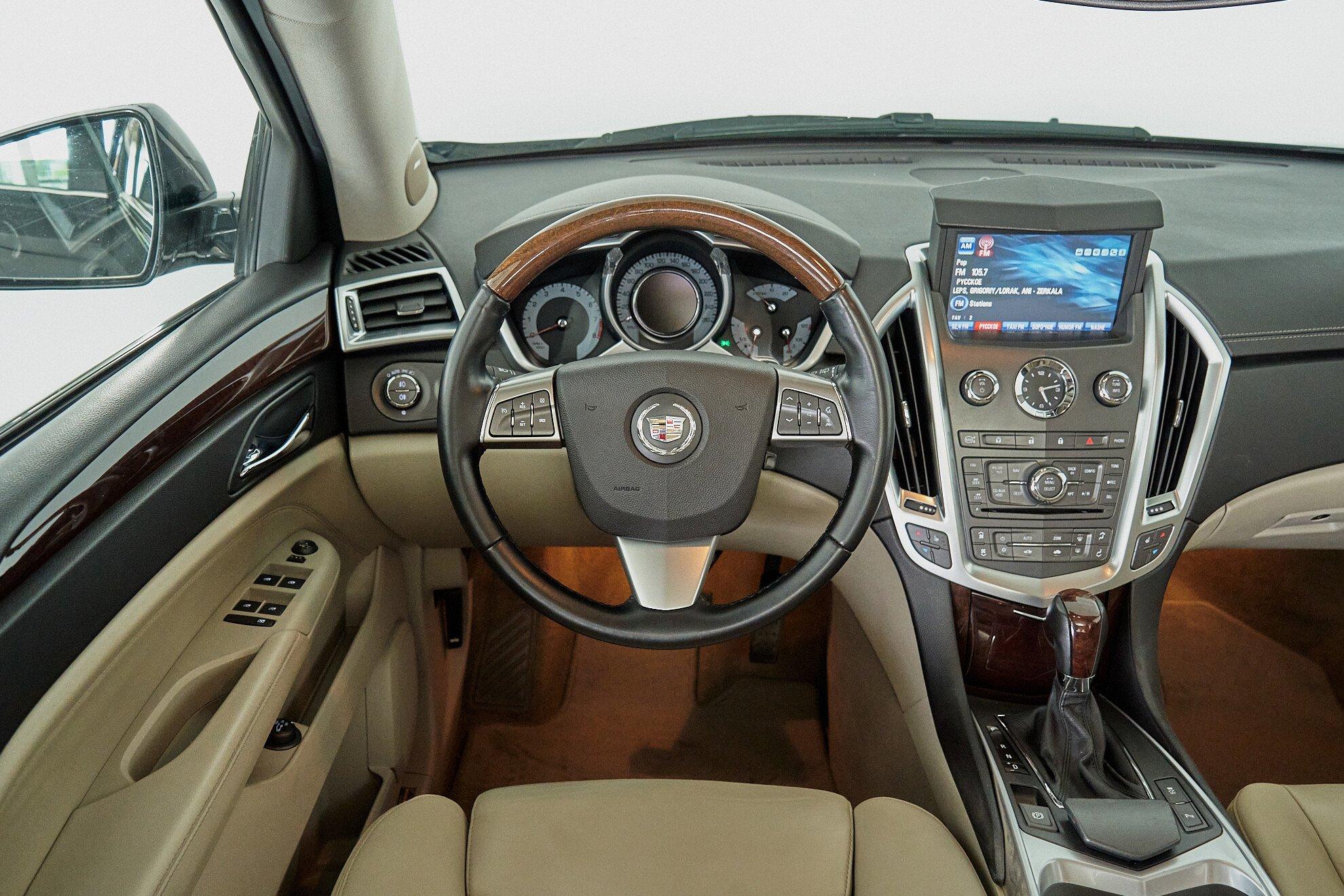 Cadillac SRX 2010, черный