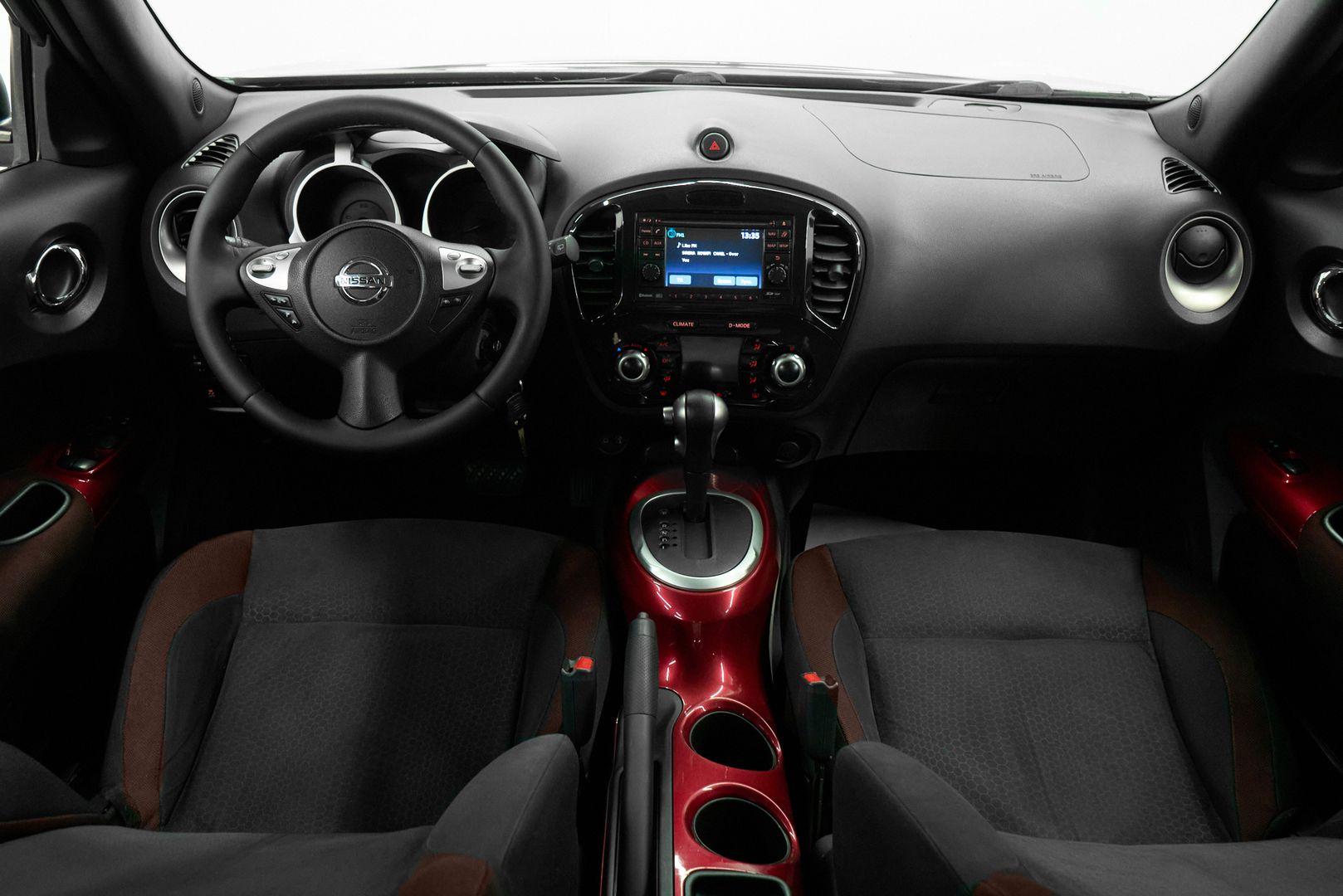 Nissan Juke 2012, коричневый
