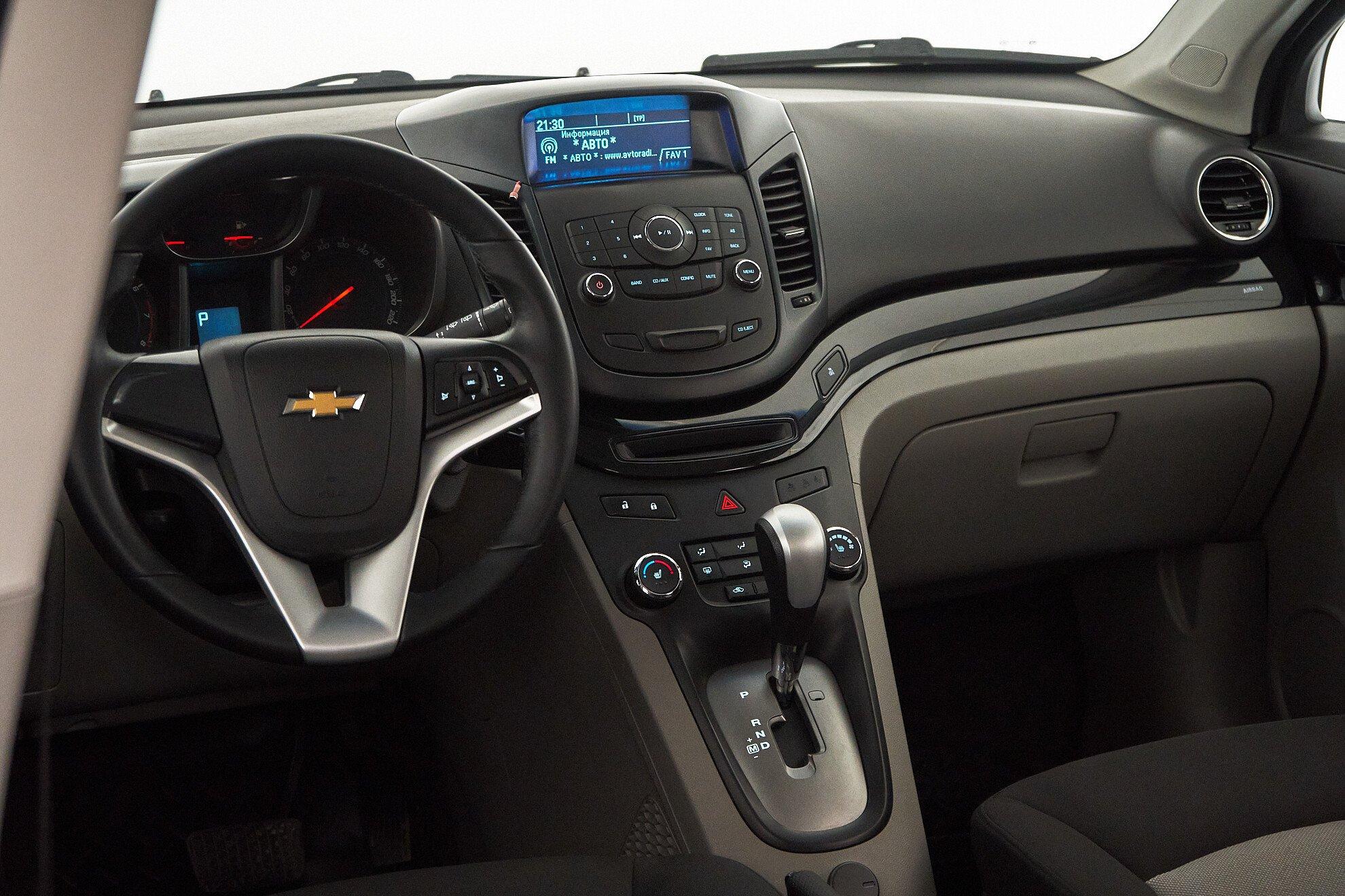 Chevrolet Orlando 2014, серый
