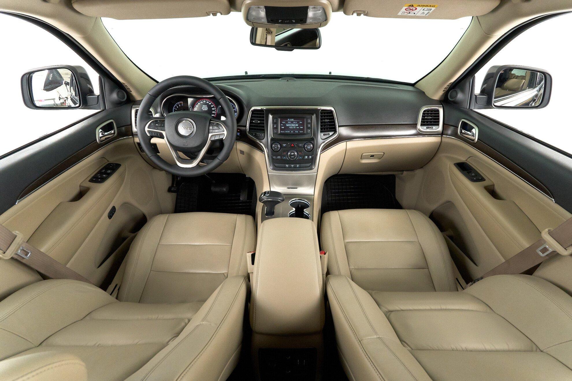 Jeep Grand Cherokee 2013, черный