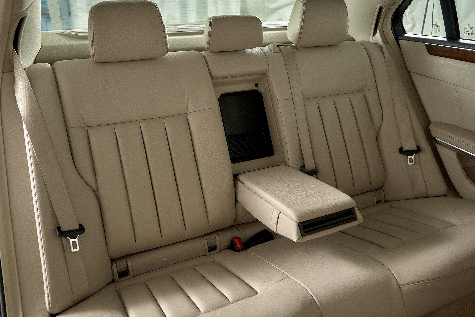 Mercedes-Benz E-Класс 2014, синий