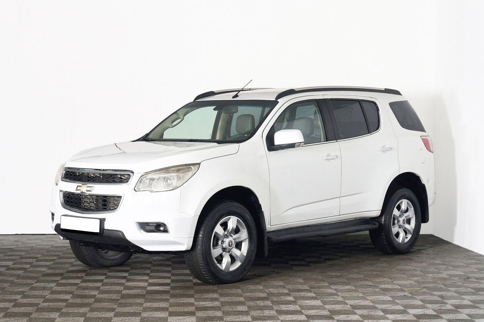 Chevrolet TrailBlazer 2013, белый