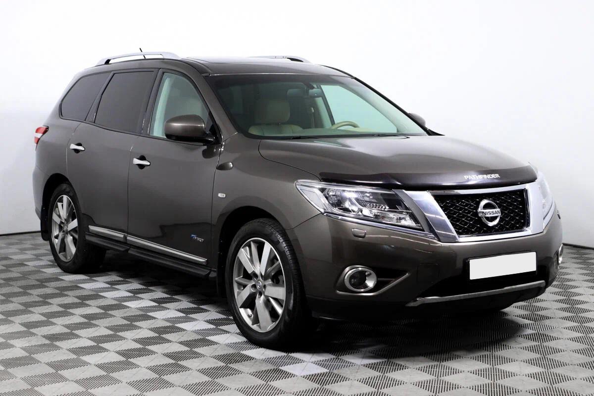 Nissan Pathfinder 2015, серый
