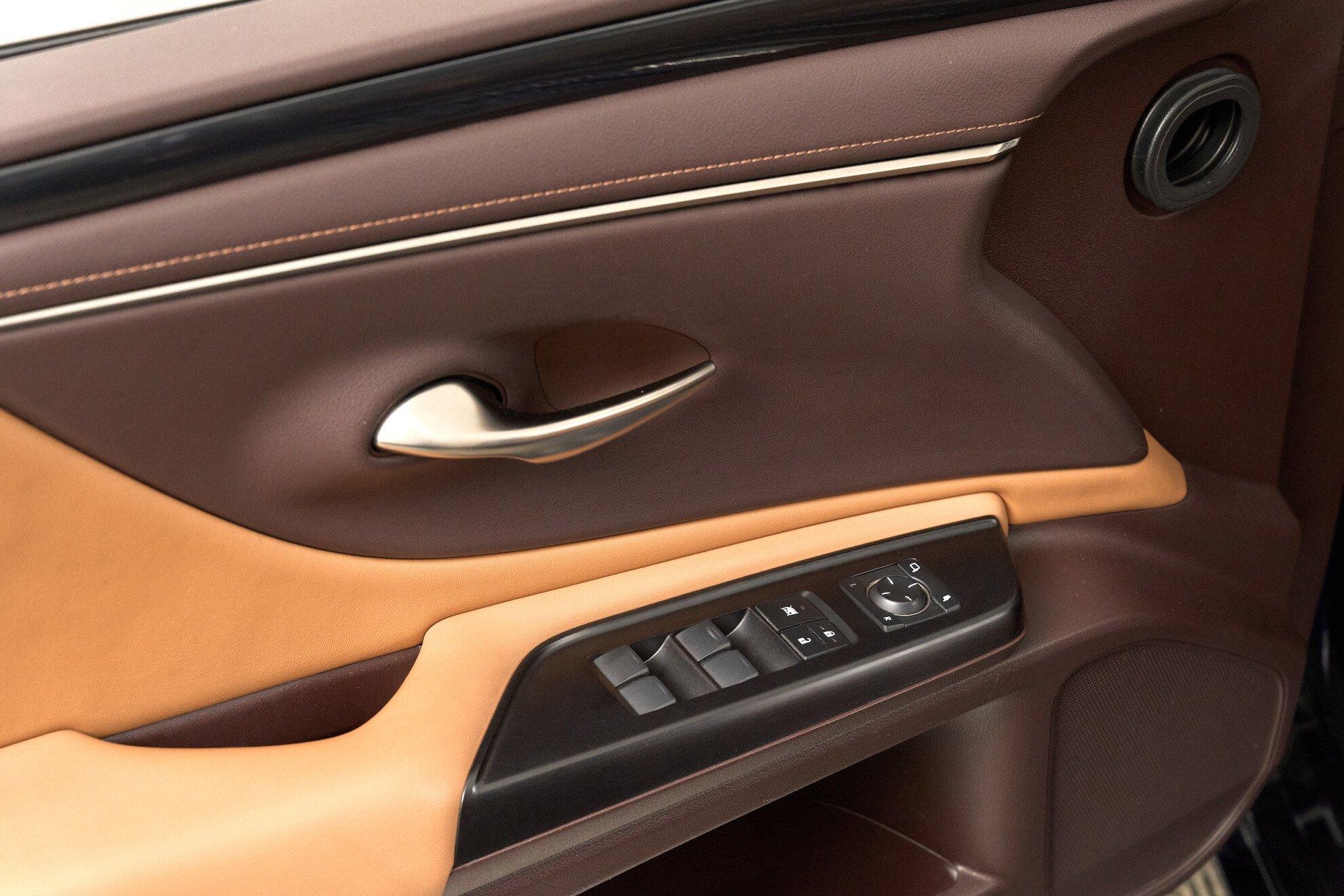 Lexus ES 2018, синий