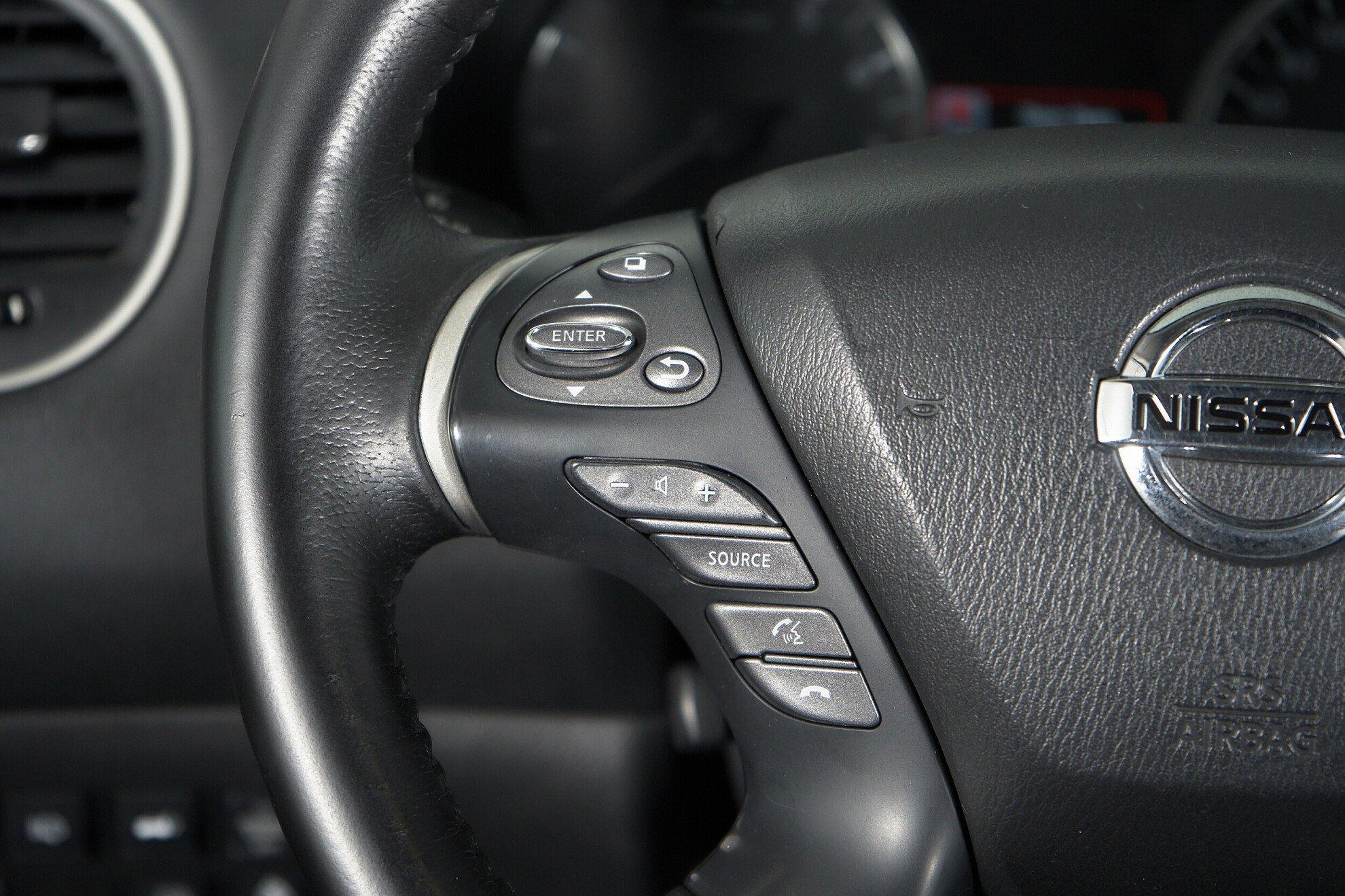 Nissan Pathfinder 2014, серый