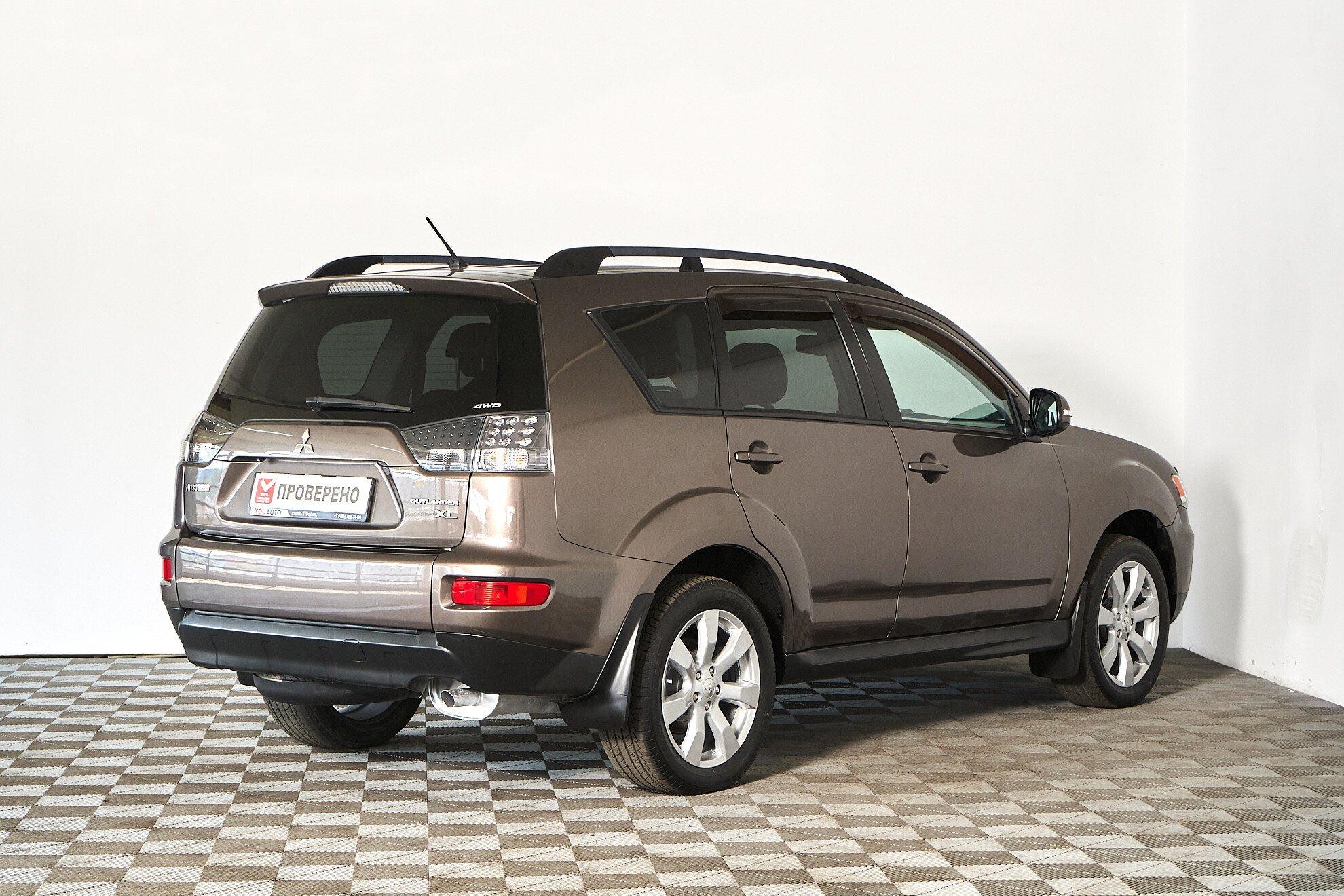 Mitsubishi Outlander 2011, коричневый