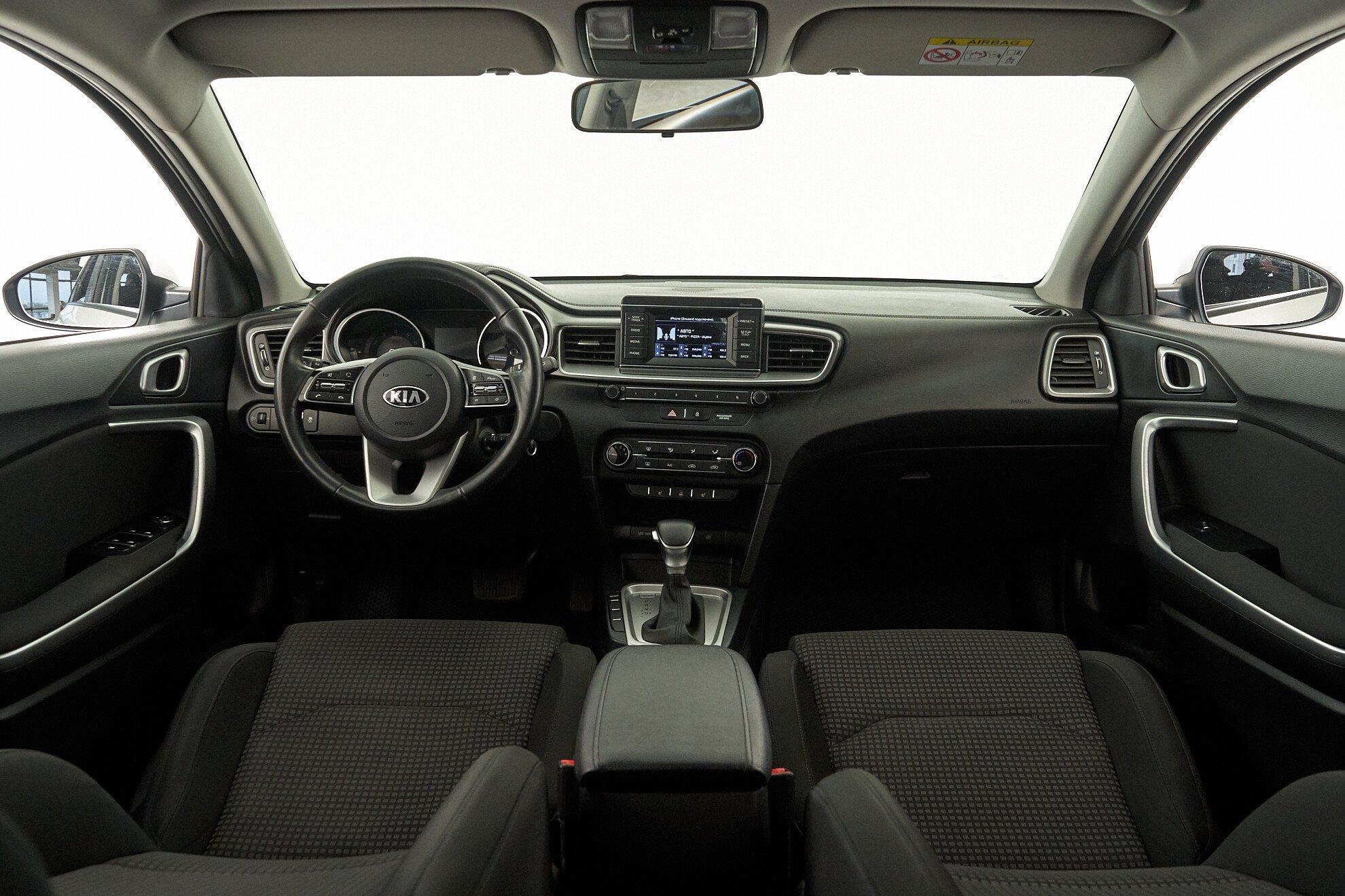 Kia Ceed 2018, белый