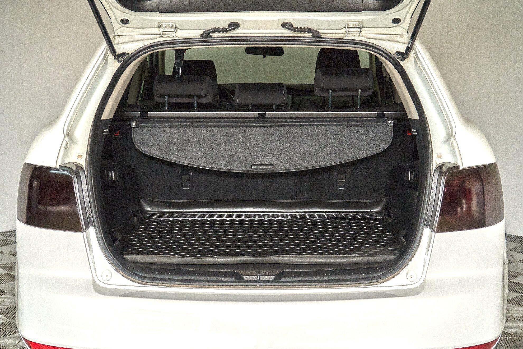 Mazda CX-7 2011, белый