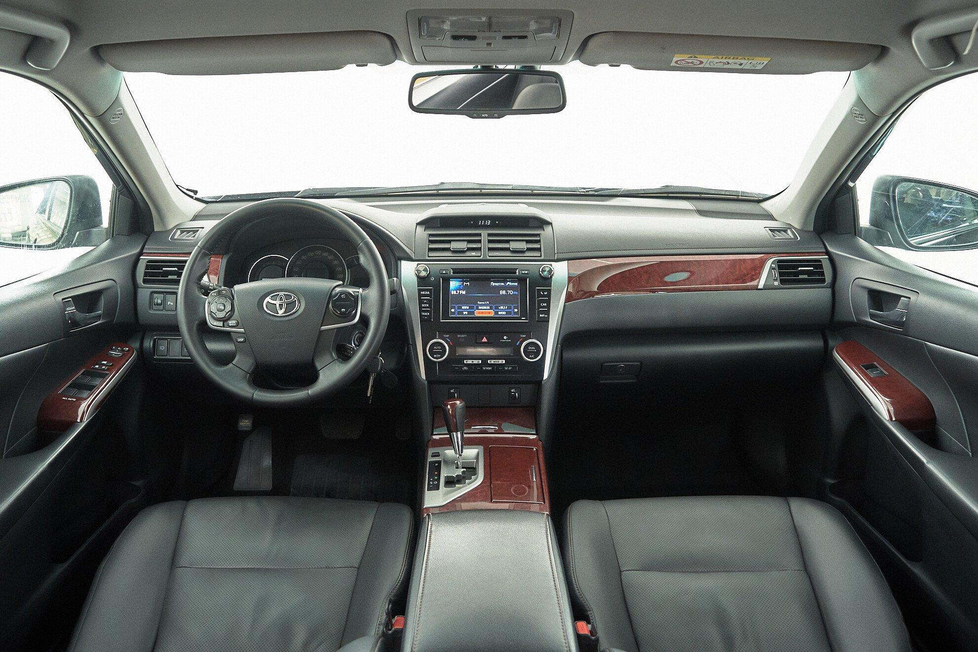 Toyota Camry 2014, черный
