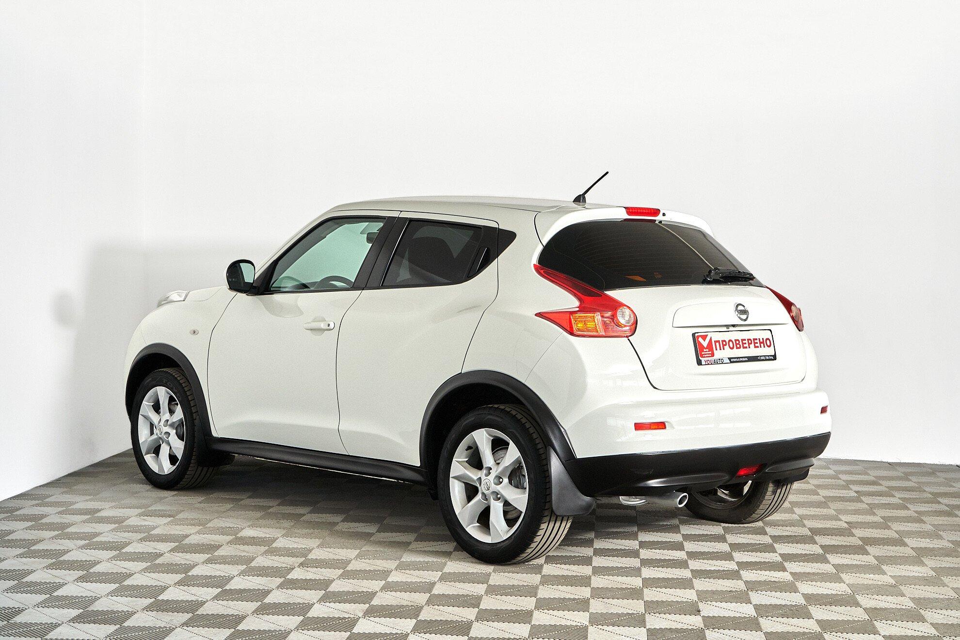 Nissan Juke 2012, белый
