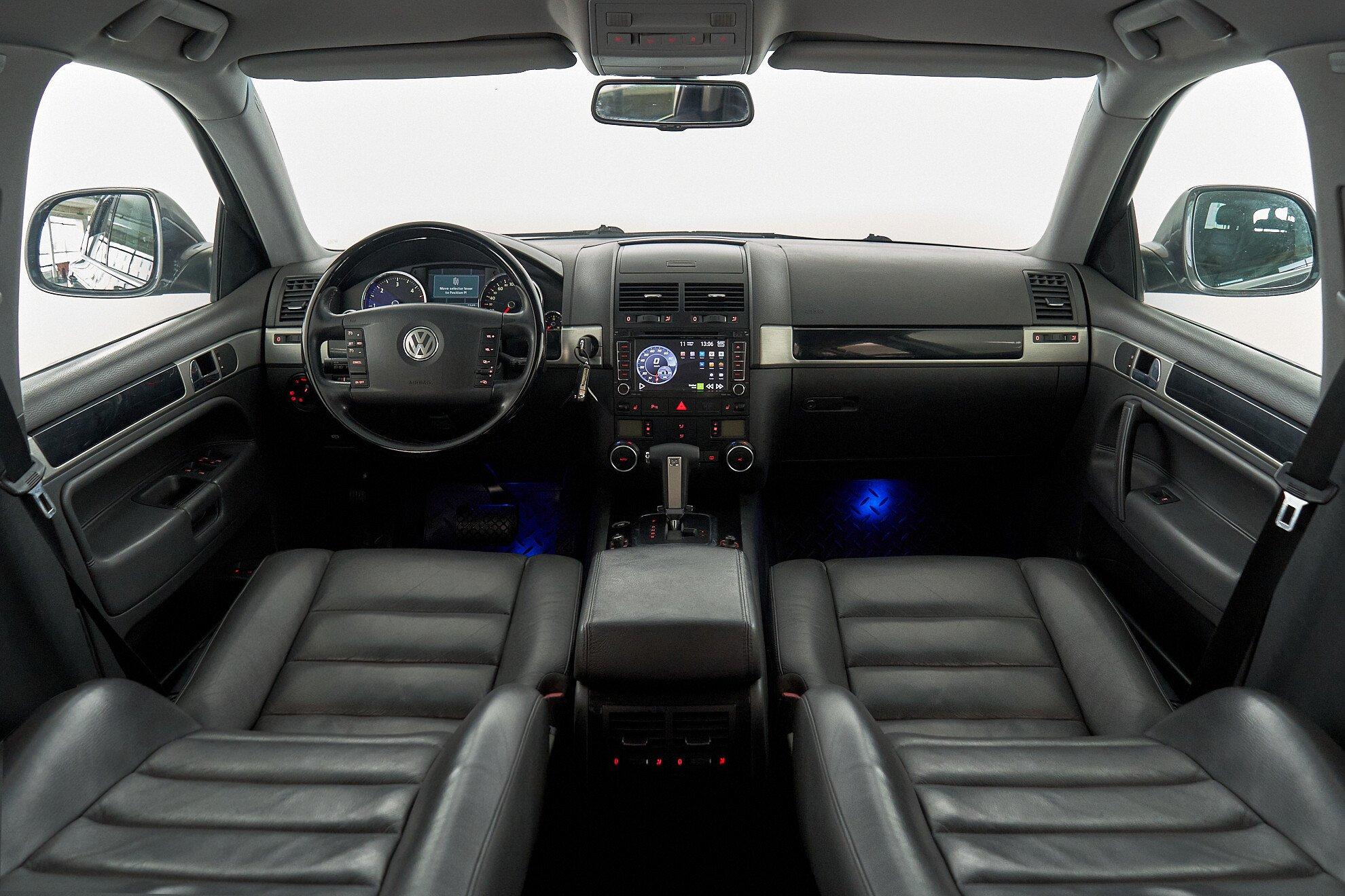 Volkswagen Touareg 2008, серый