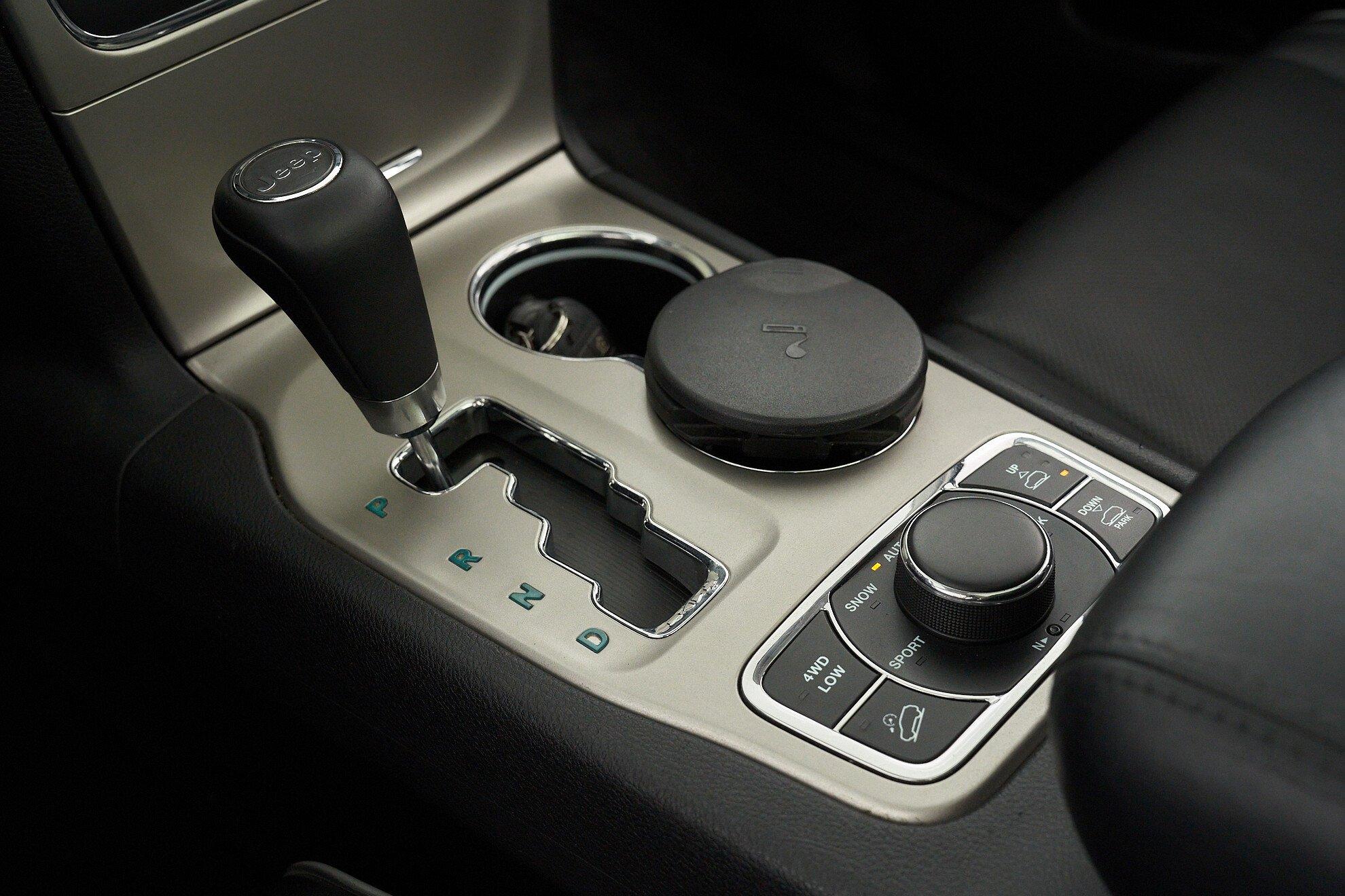 Jeep Grand Cherokee 2011, серый