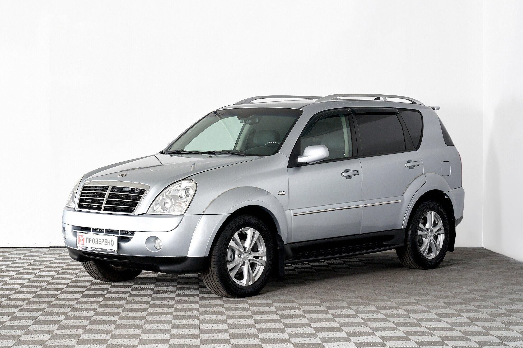 SsangYong Rexton 2010, серебряный