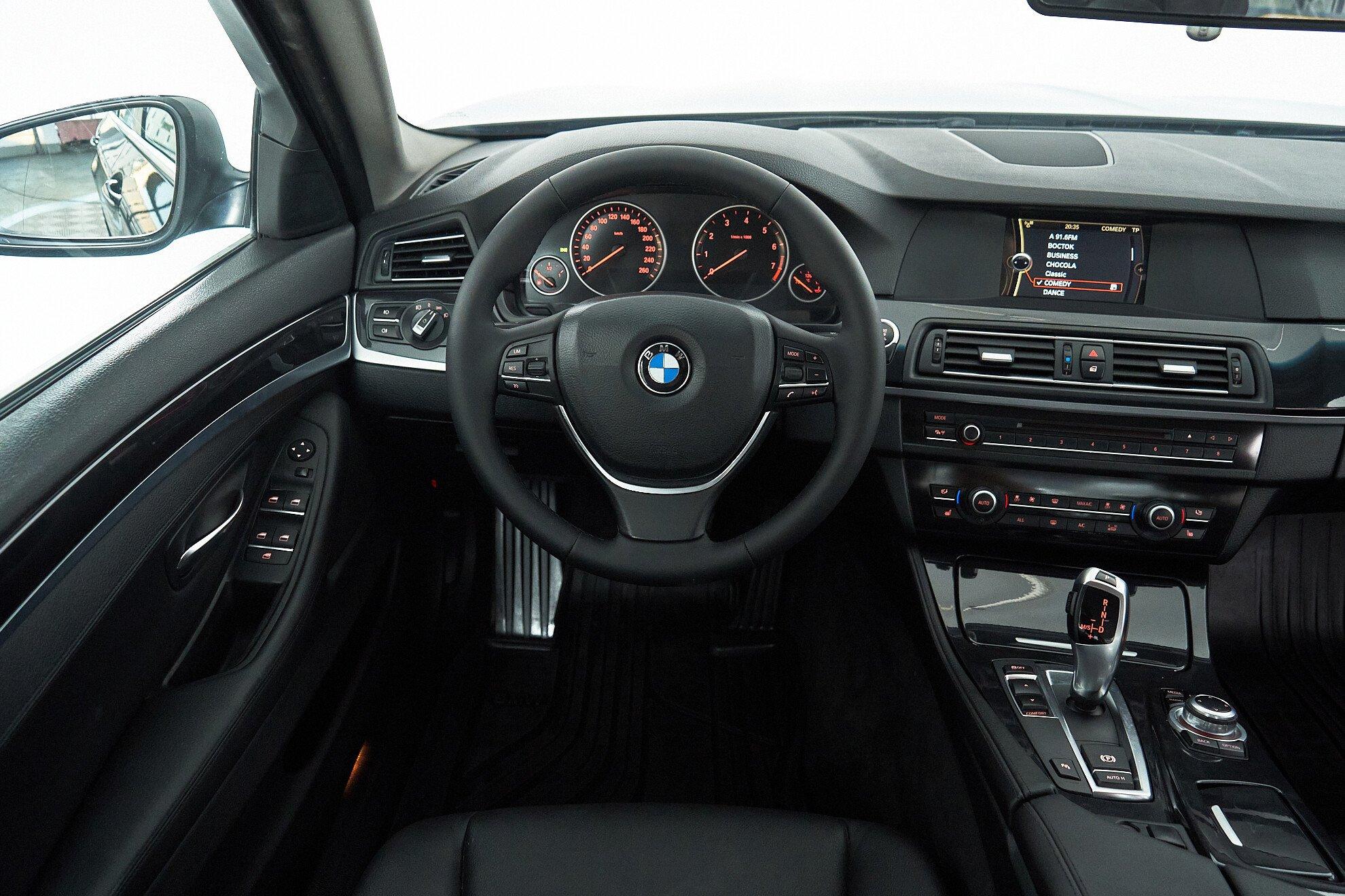 BMW 5 серии 2013, черный