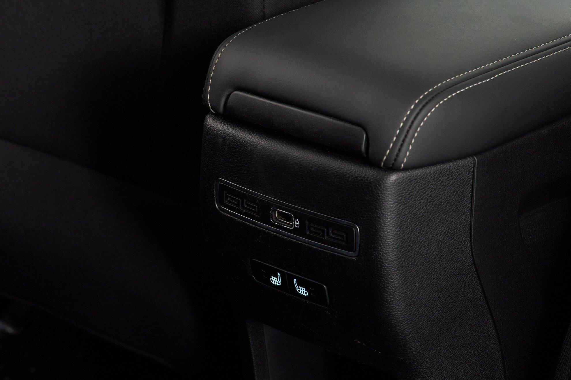 Geely Coolray 2023, белый
