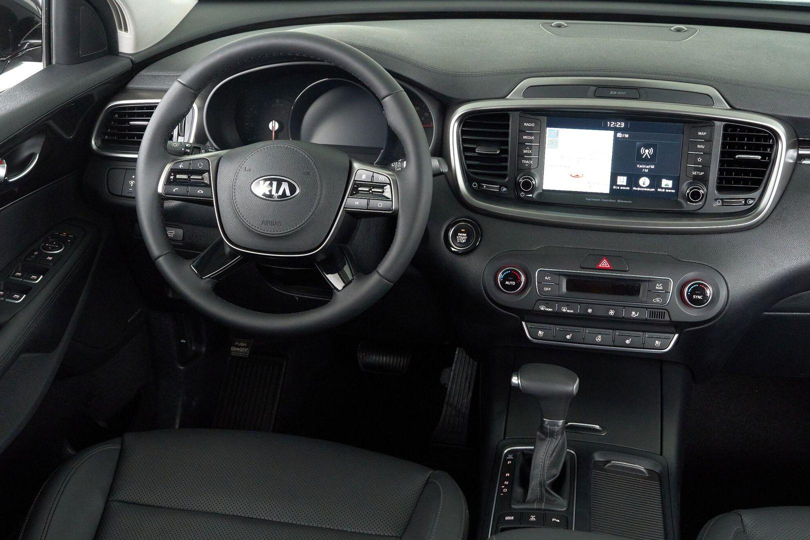 Kia Sorento 2018, серый