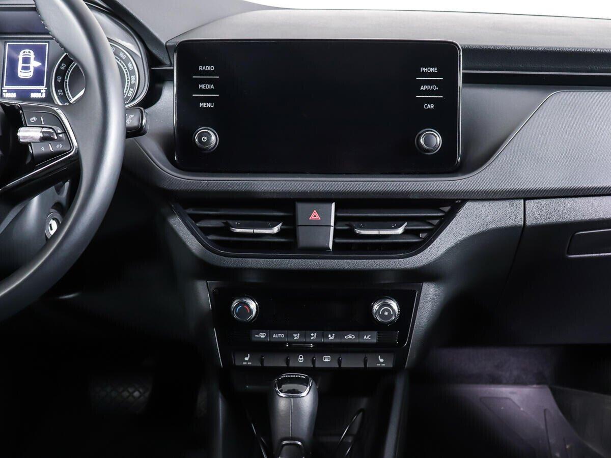 Skoda Rapid 2022, белый