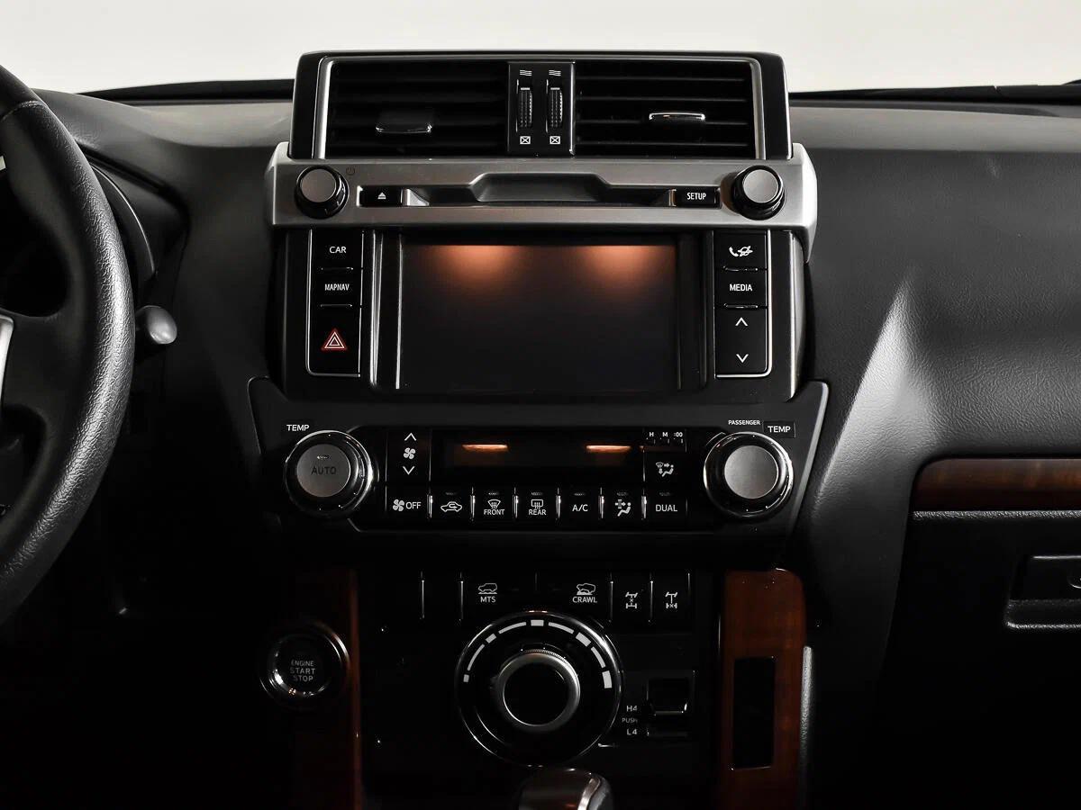 Toyota Land Cruiser Prado 2017, серый