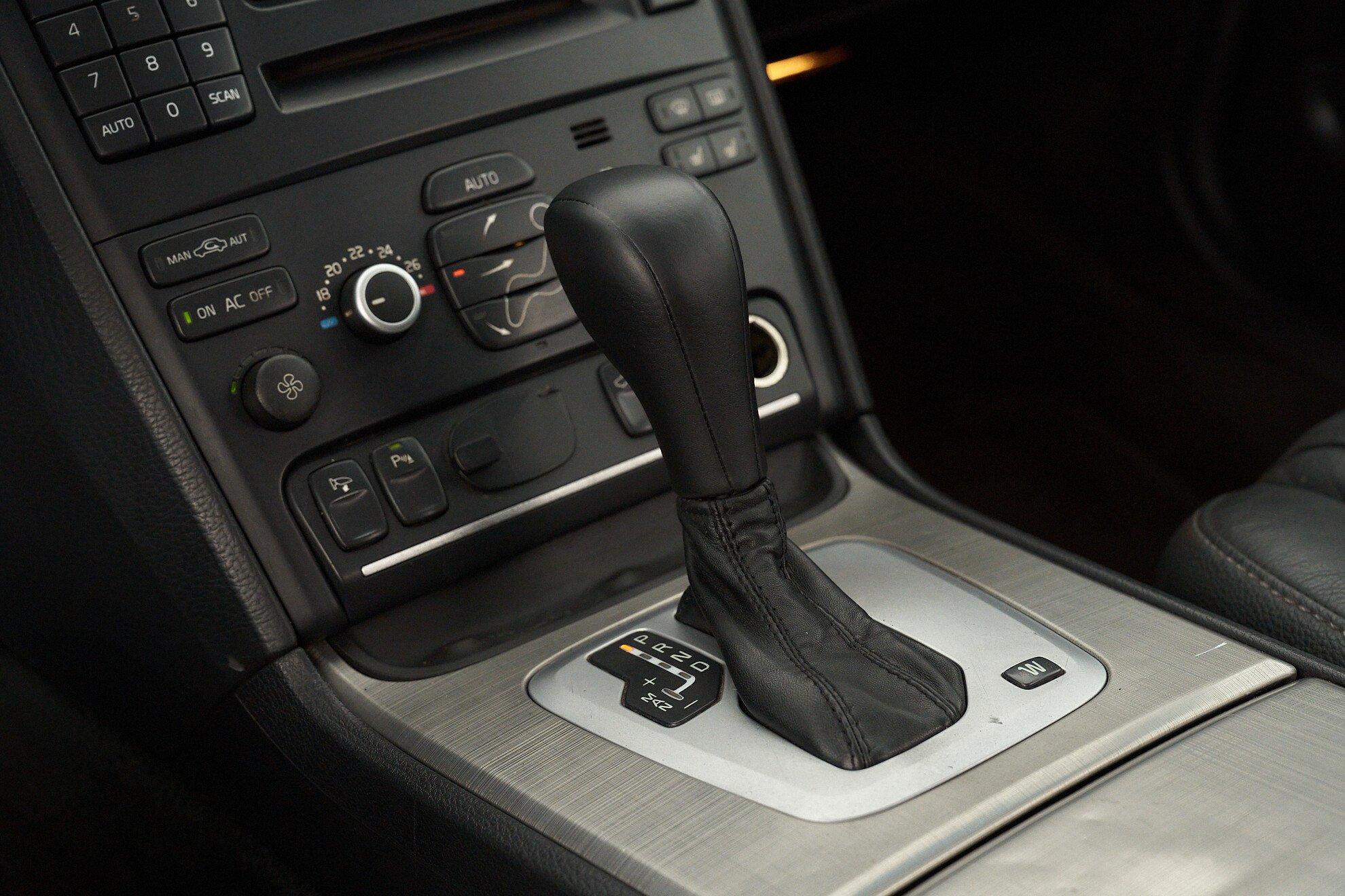 Volvo XC90 2010, серебряный