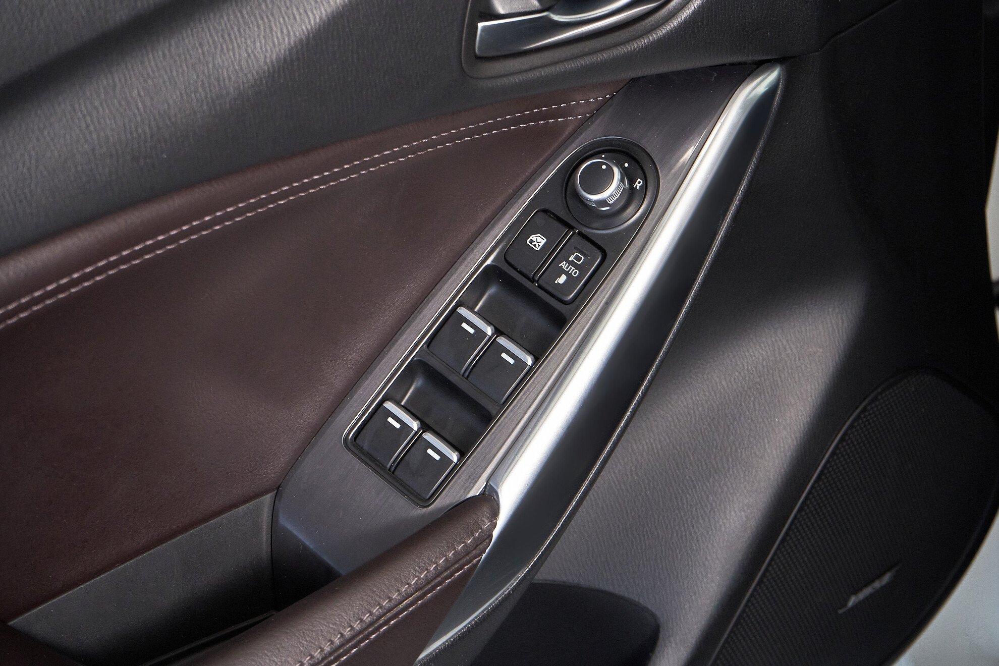 Mazda 6 2016, белый