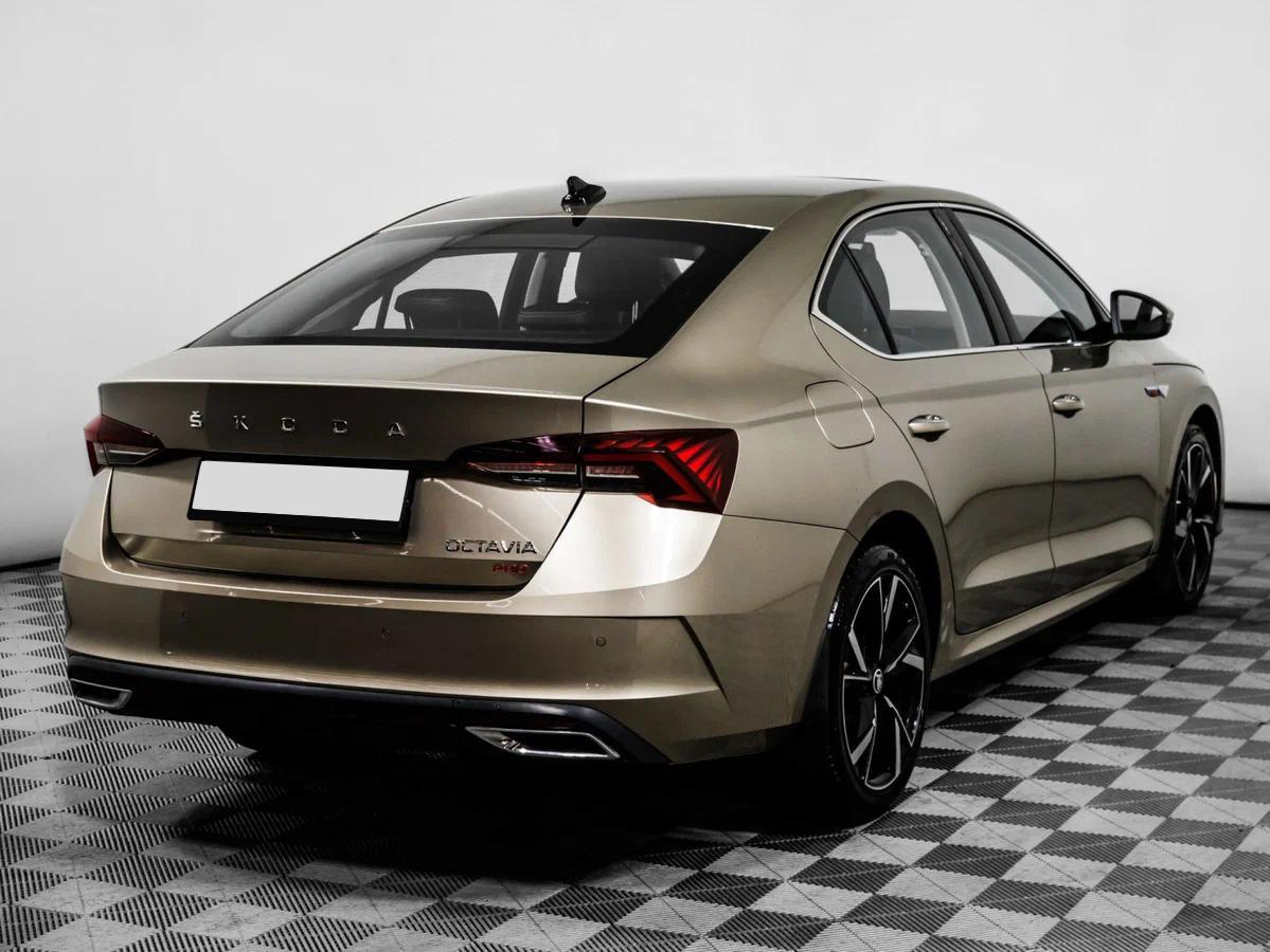 Skoda Octavia 2024, коричневый