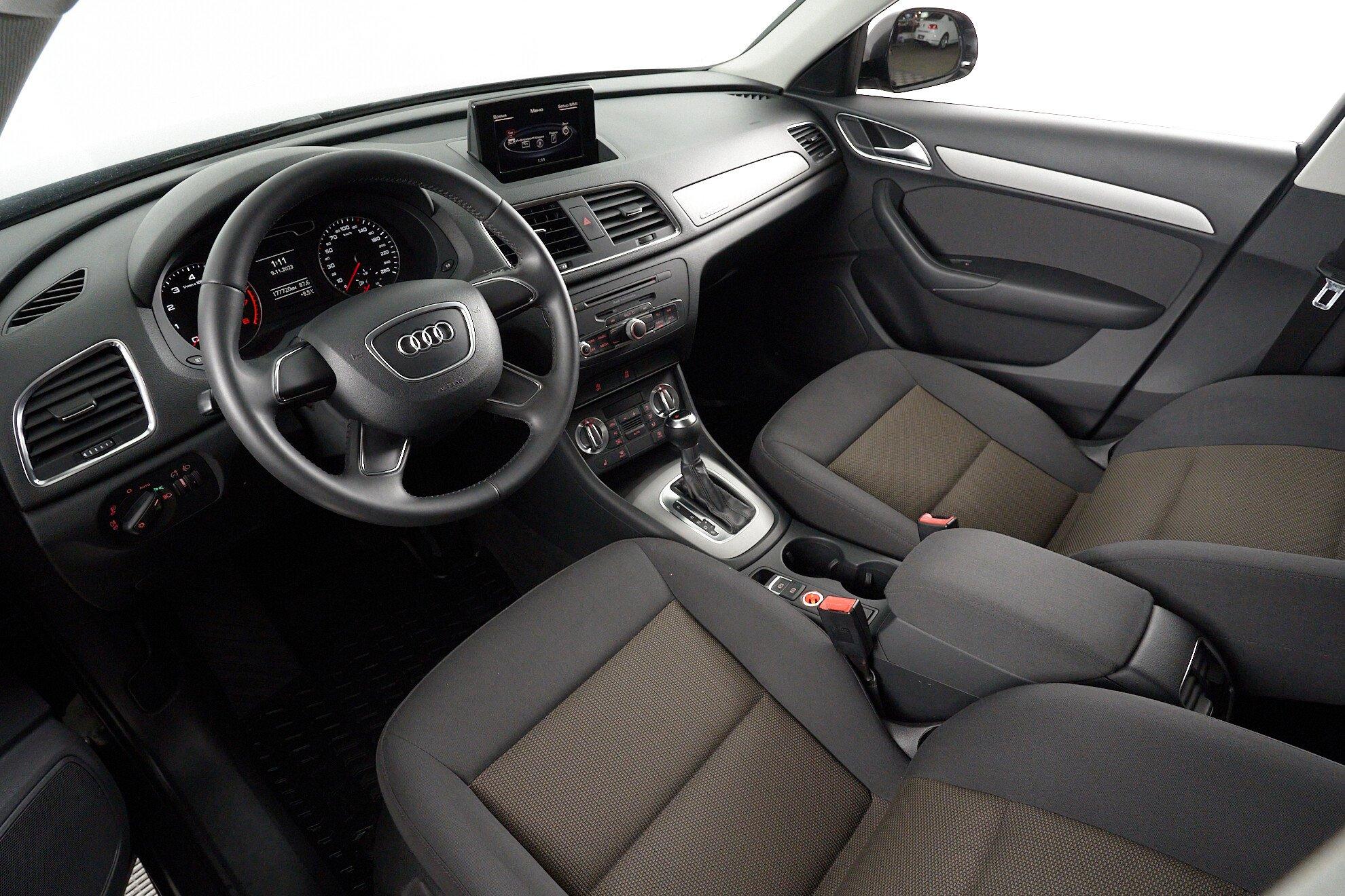 Audi Q3 2013, черный