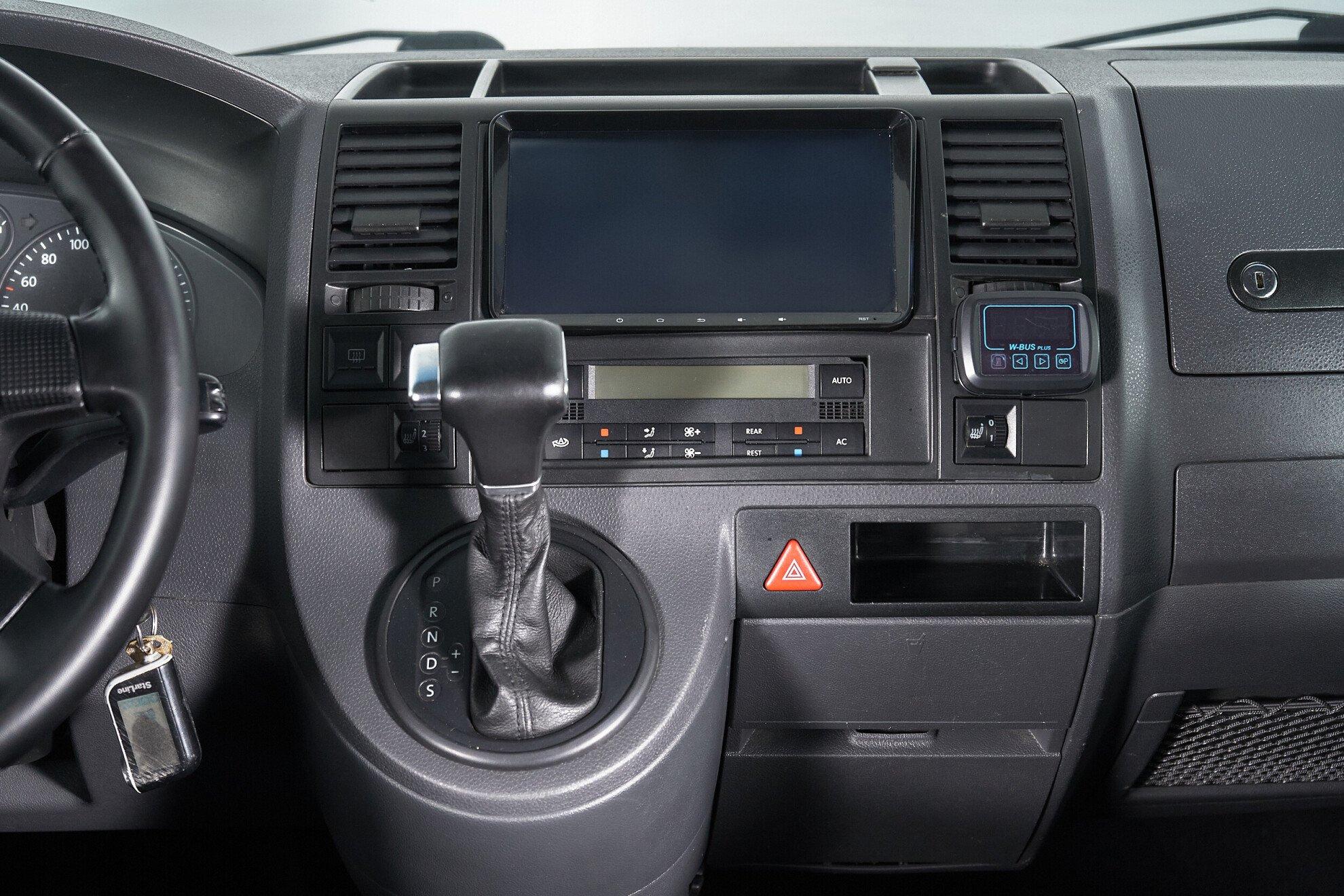 Volkswagen Caravelle 2008, черный