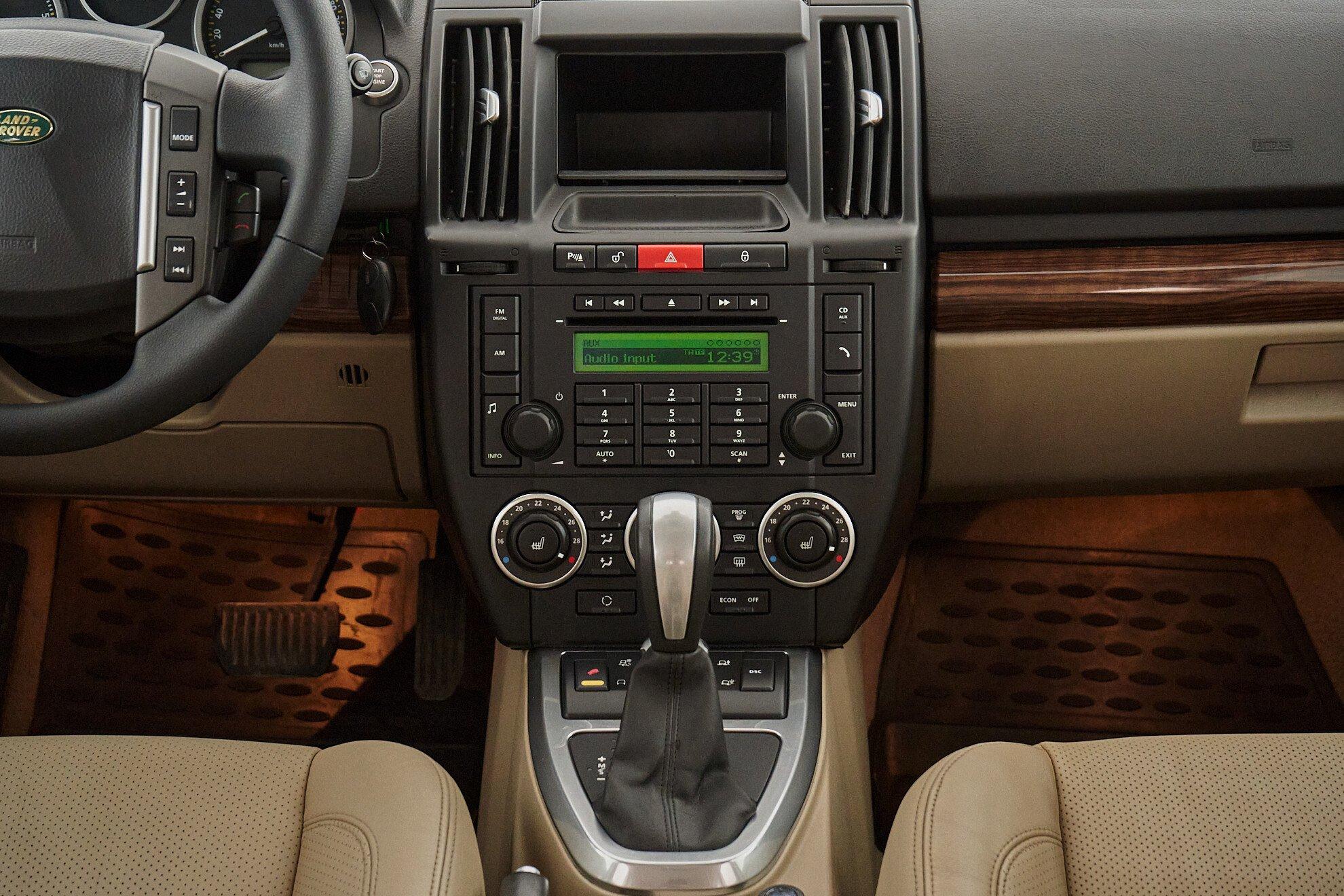 Land Rover Freelander 2009, красный