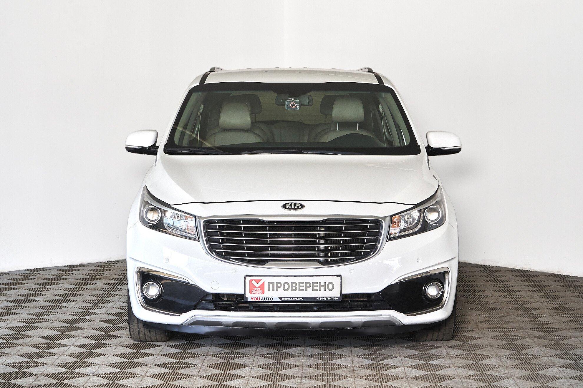 Kia Carnival 2017, белый